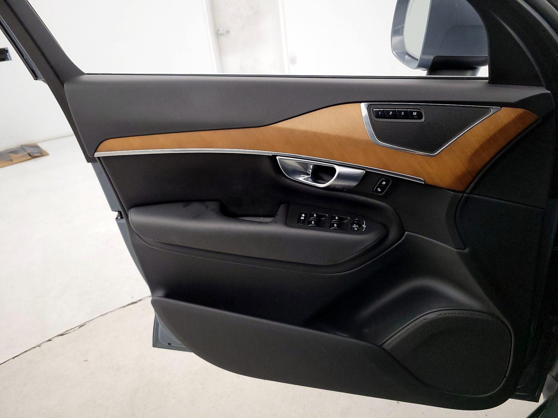 Thumbnail: 2021 Volvo XC90 - 12