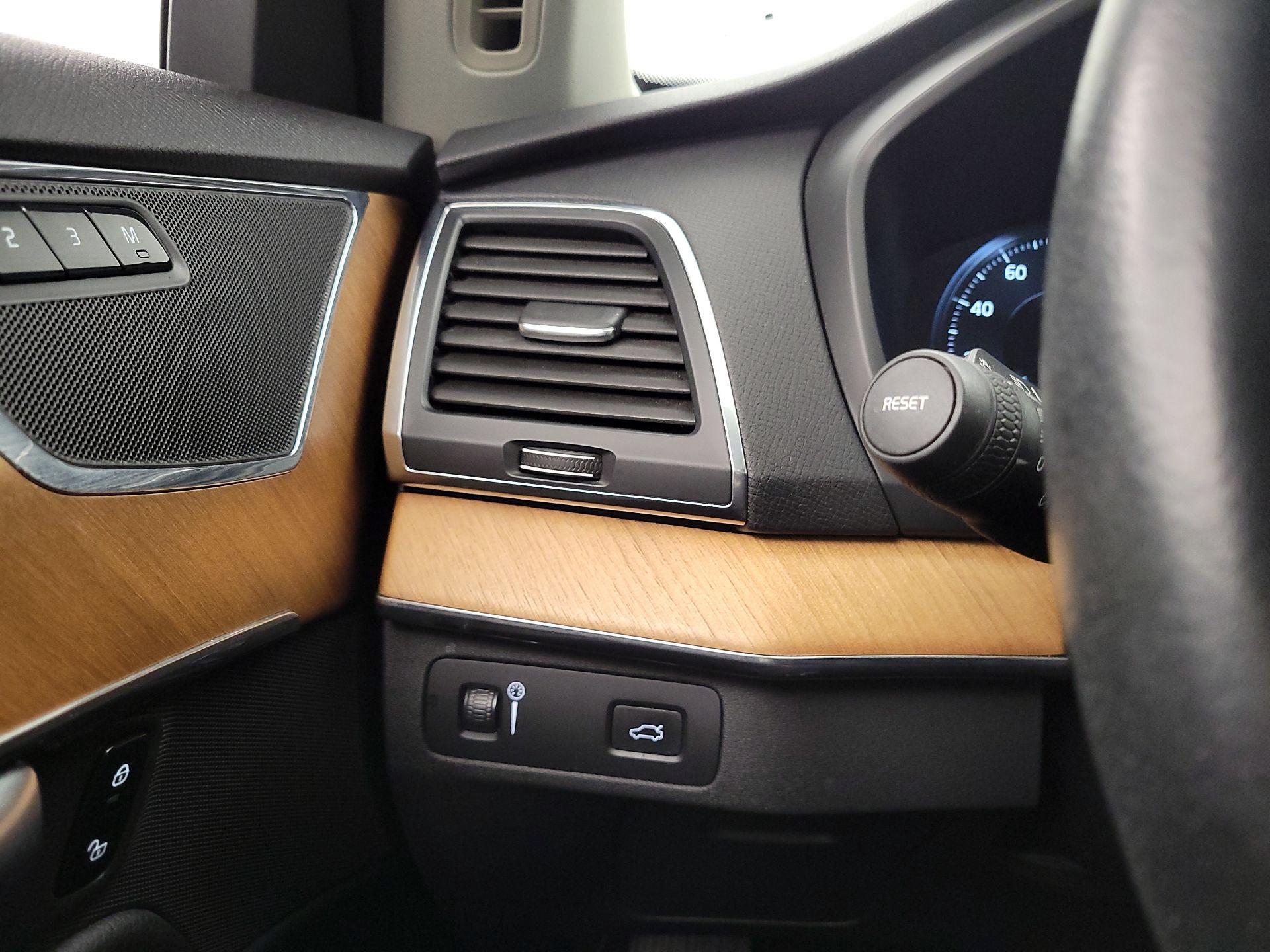 Thumbnail: 2021 Volvo XC90 - 13