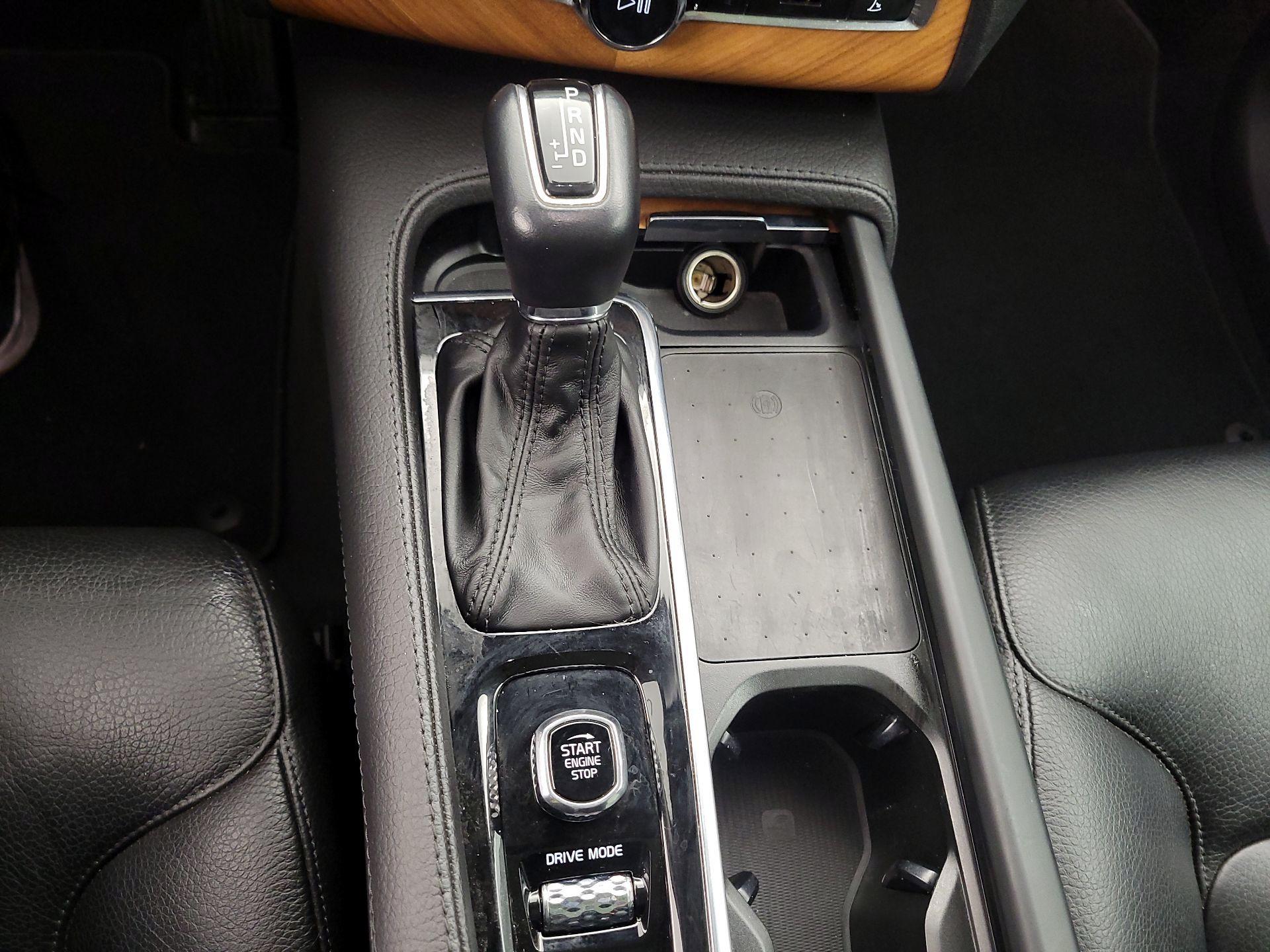 Thumbnail: 2021 Volvo XC90 - 17