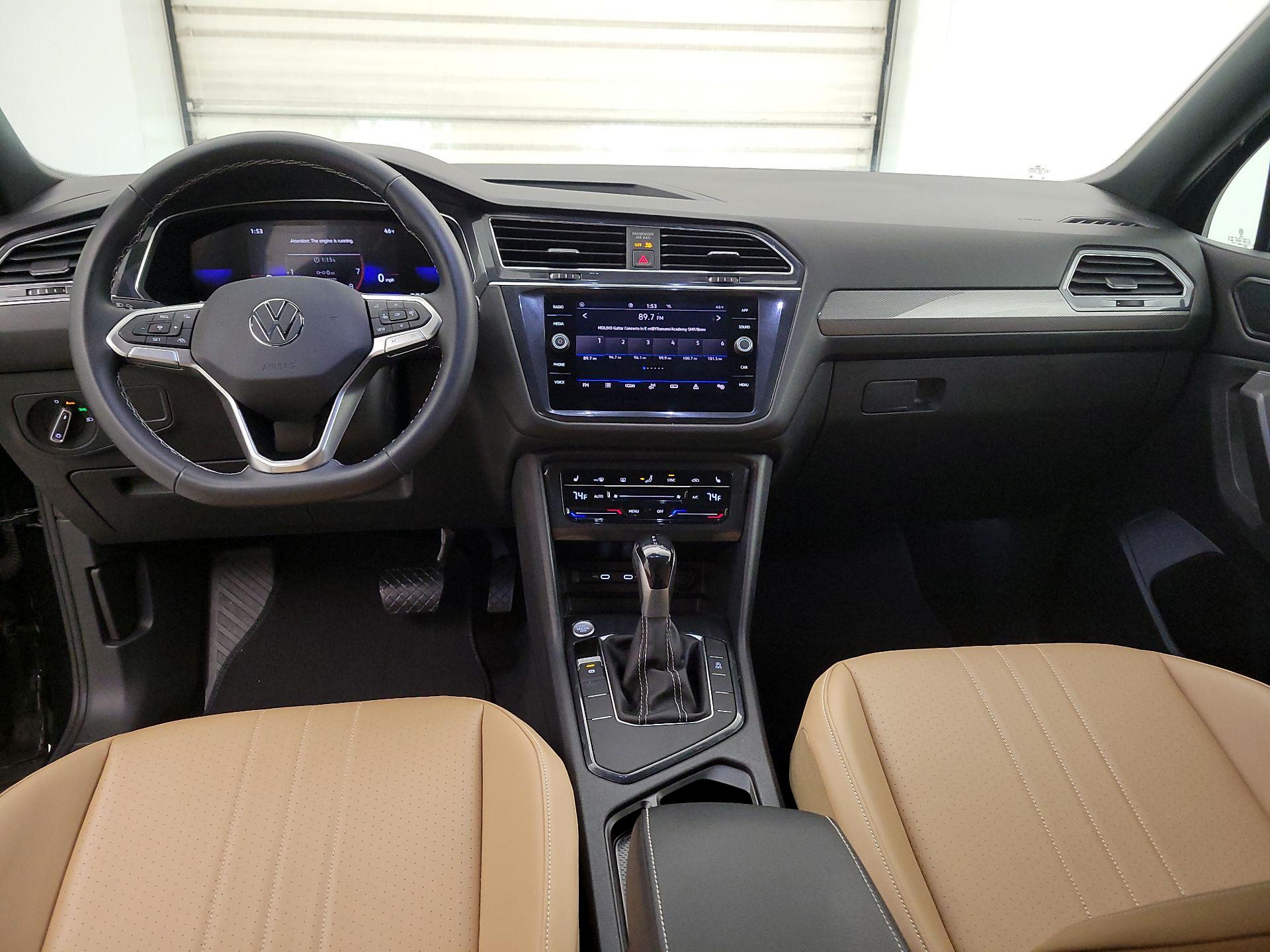 Thumbnail: 2023 Volkswagen Tiguan - 9