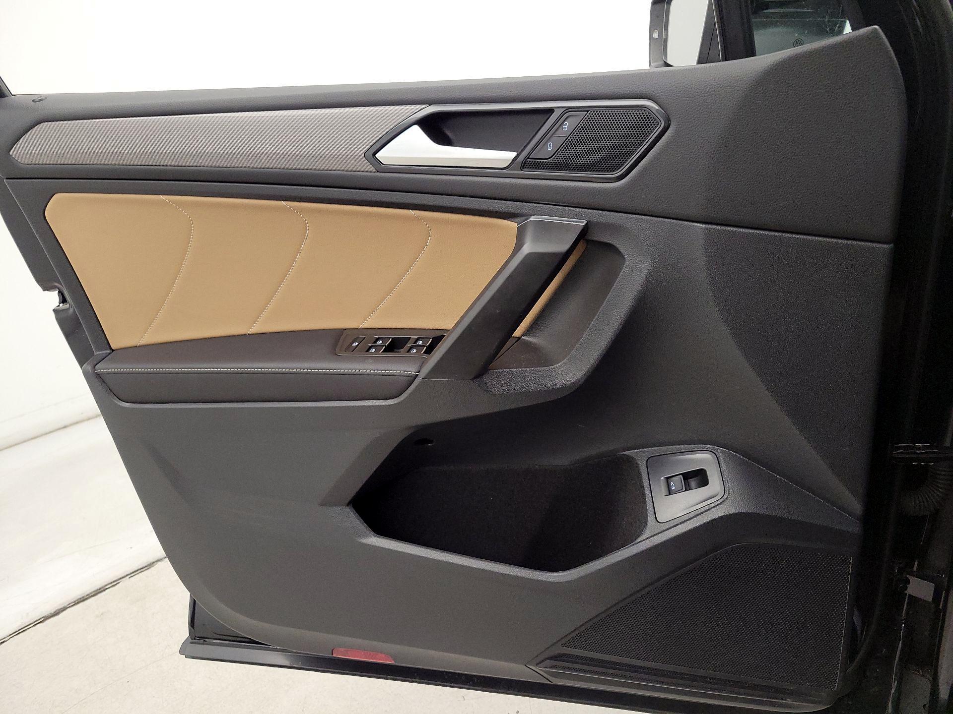 Thumbnail: 2023 Volkswagen Tiguan - 12