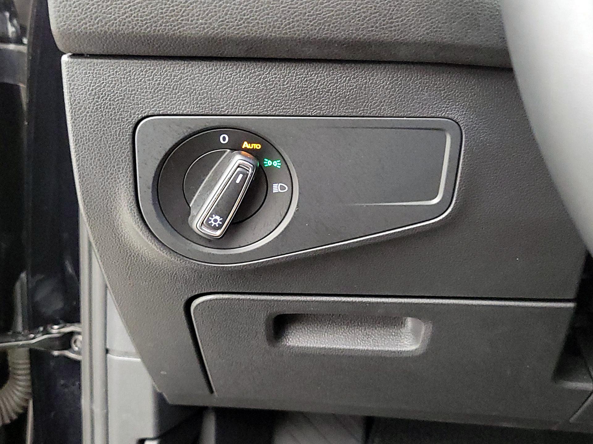 Thumbnail: 2023 Volkswagen Tiguan - 13