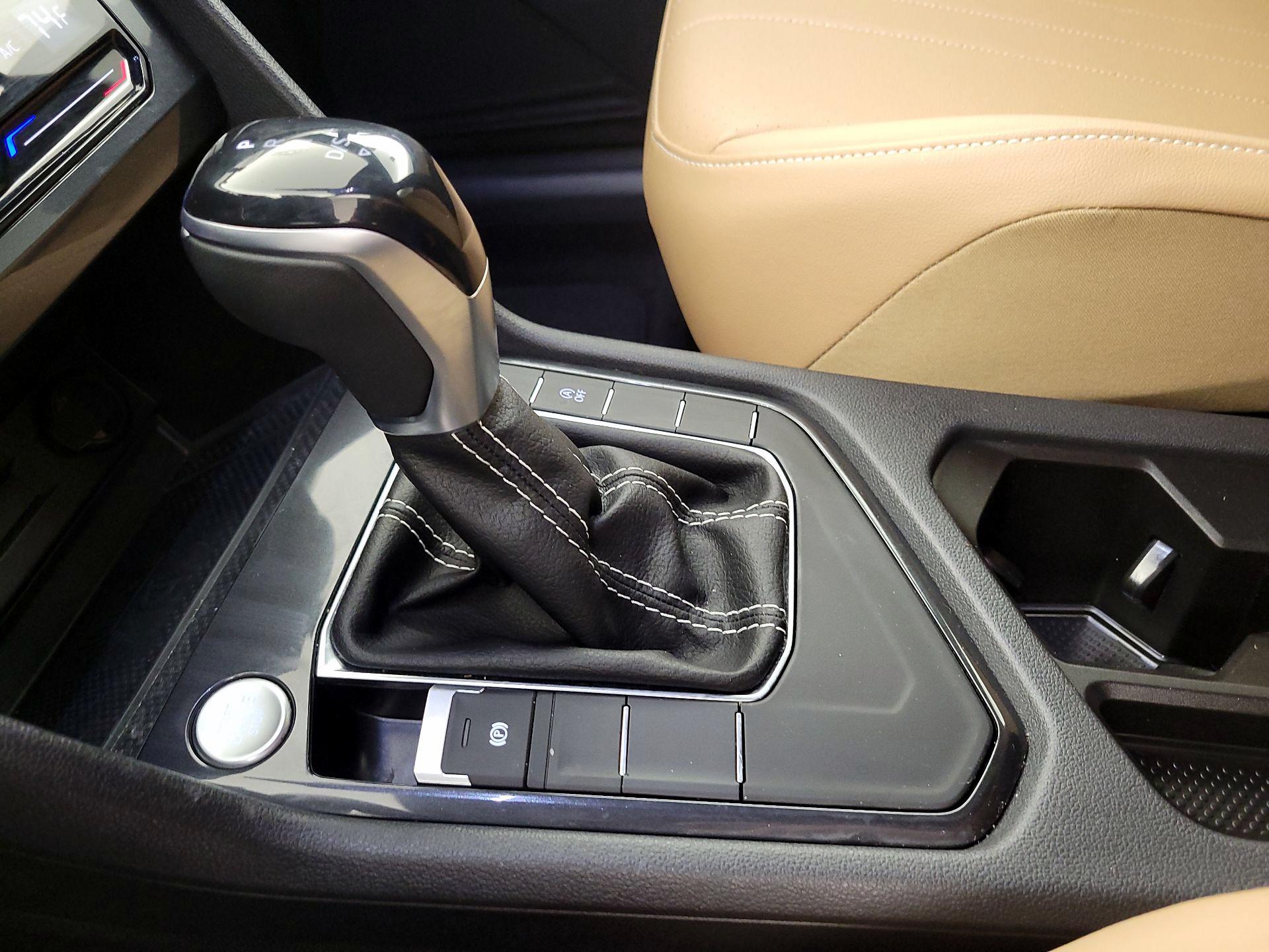 Thumbnail: 2023 Volkswagen Tiguan - 17