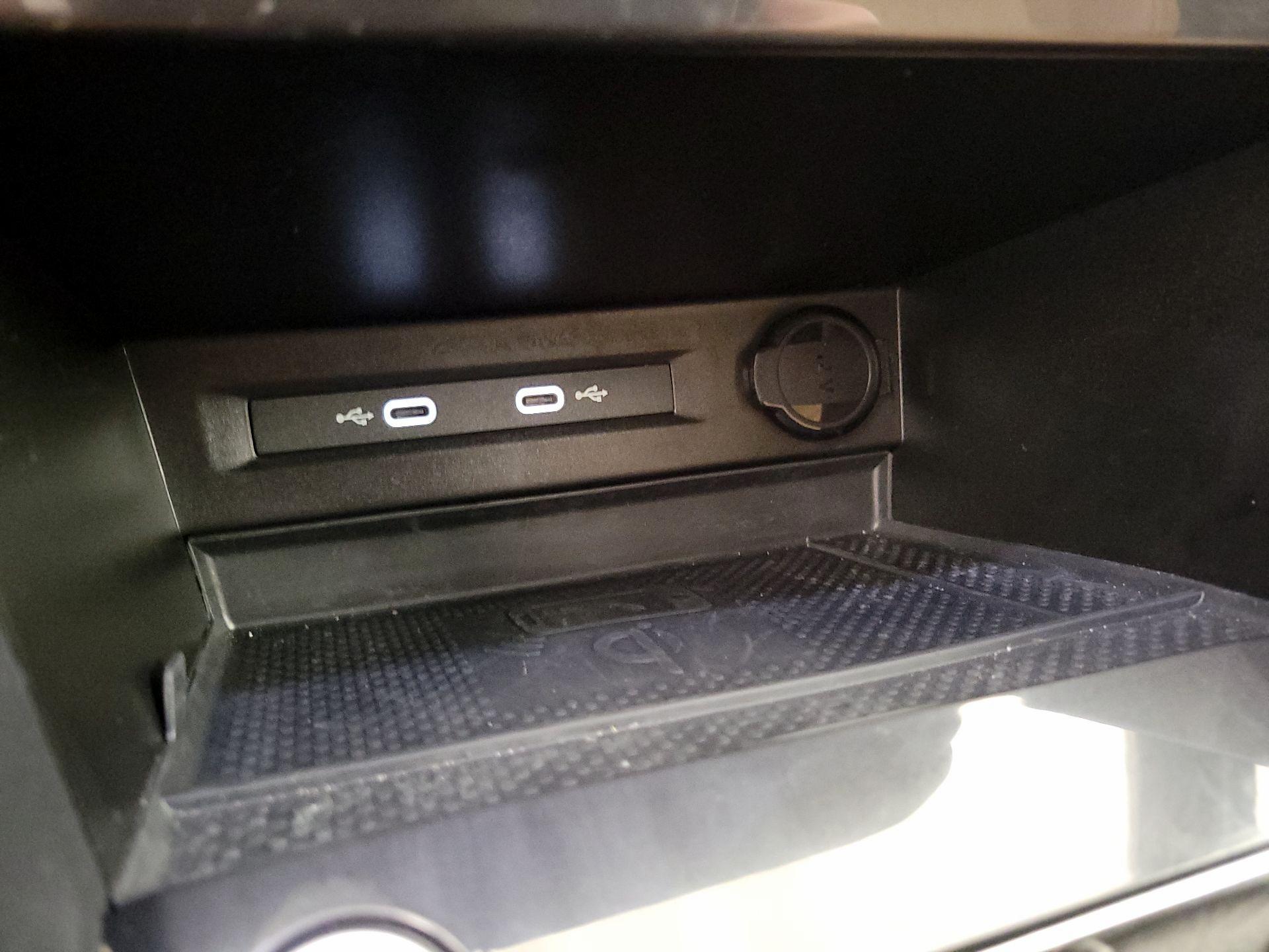 Thumbnail: 2023 Volkswagen Tiguan - 18