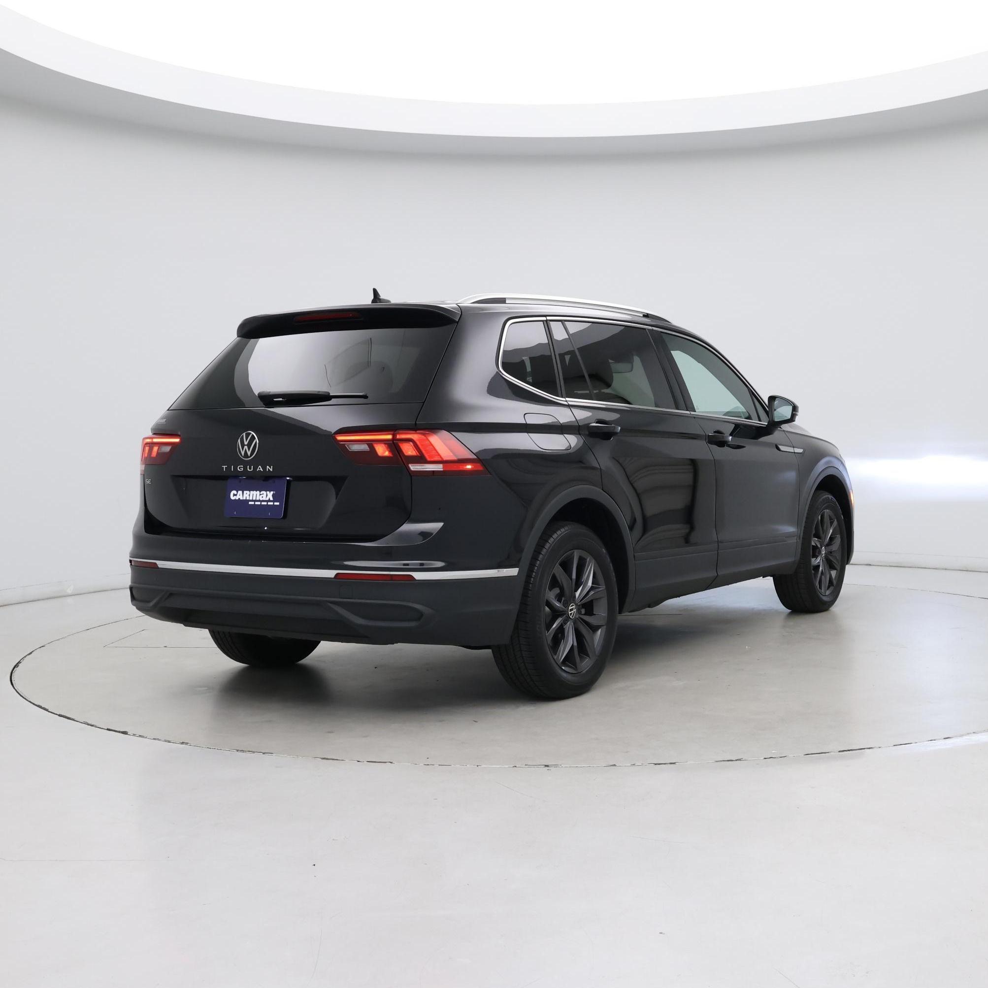 Thumbnail: 2023 Volkswagen Tiguan - 8