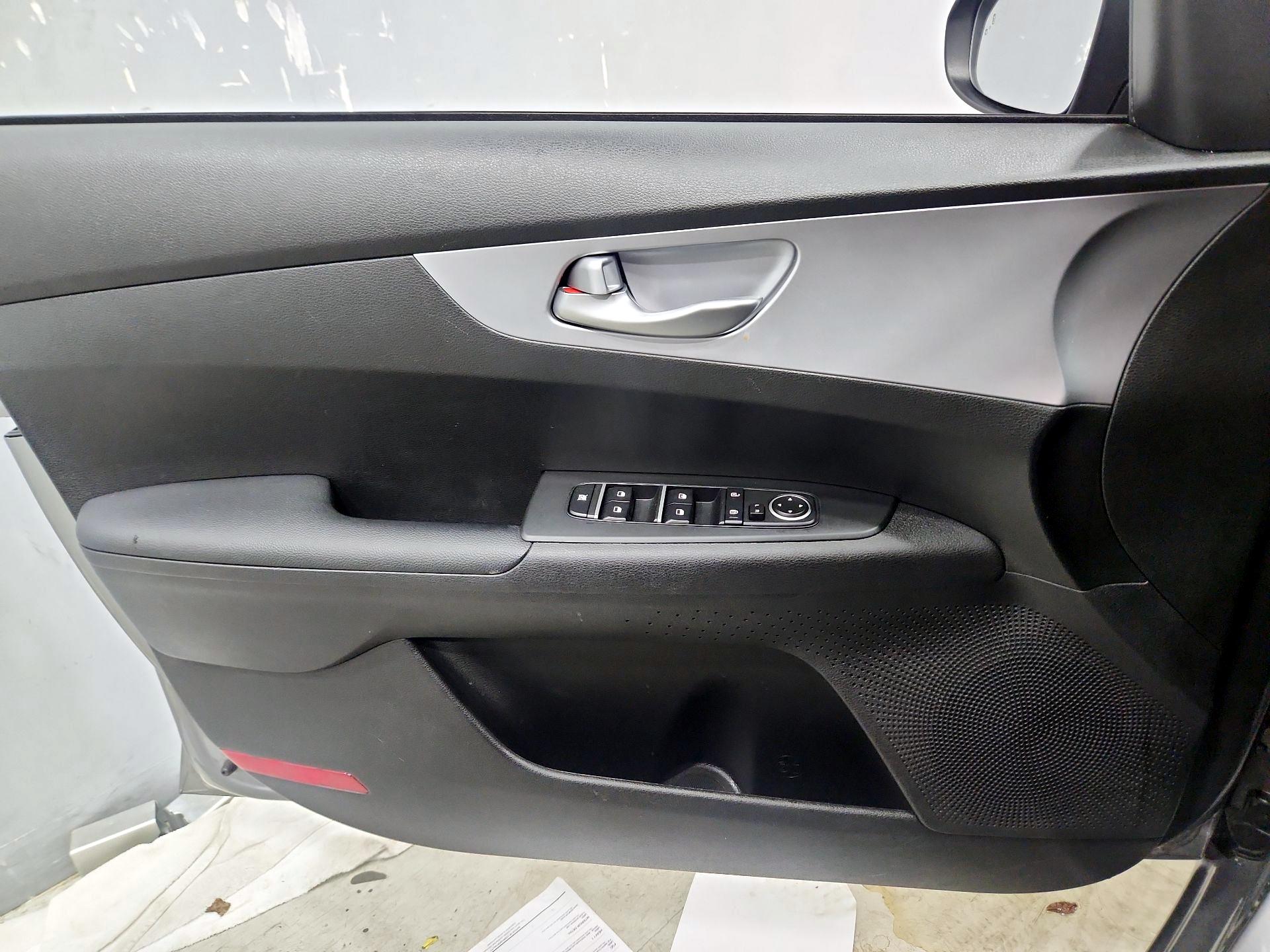 Thumbnail: 2023 Kia Forte - 12