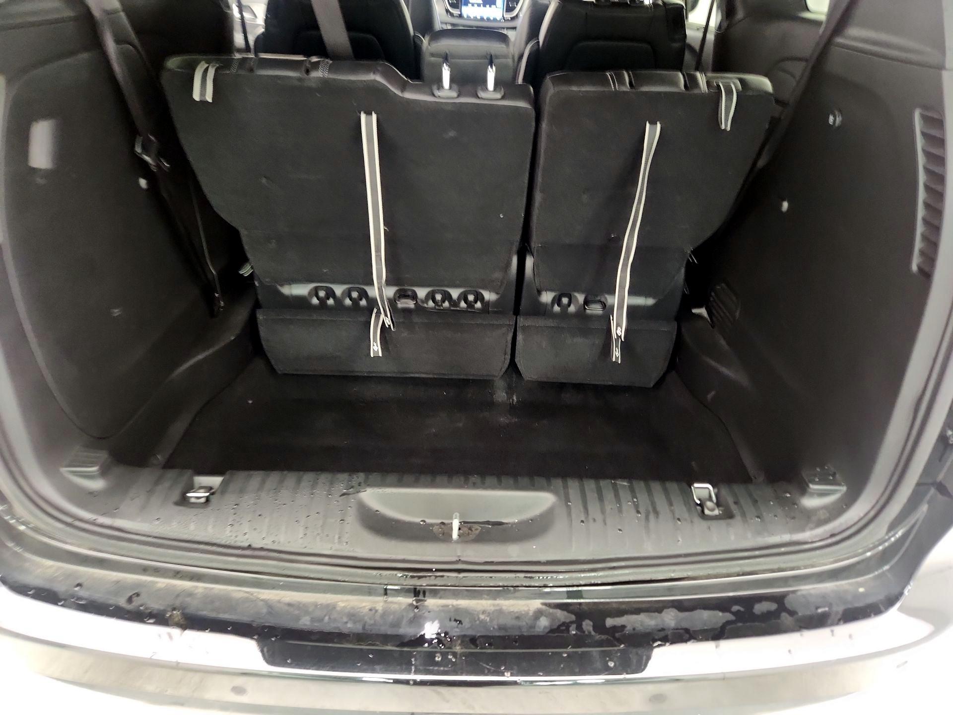 Thumbnail: 2025 Chrysler Voyager - 18