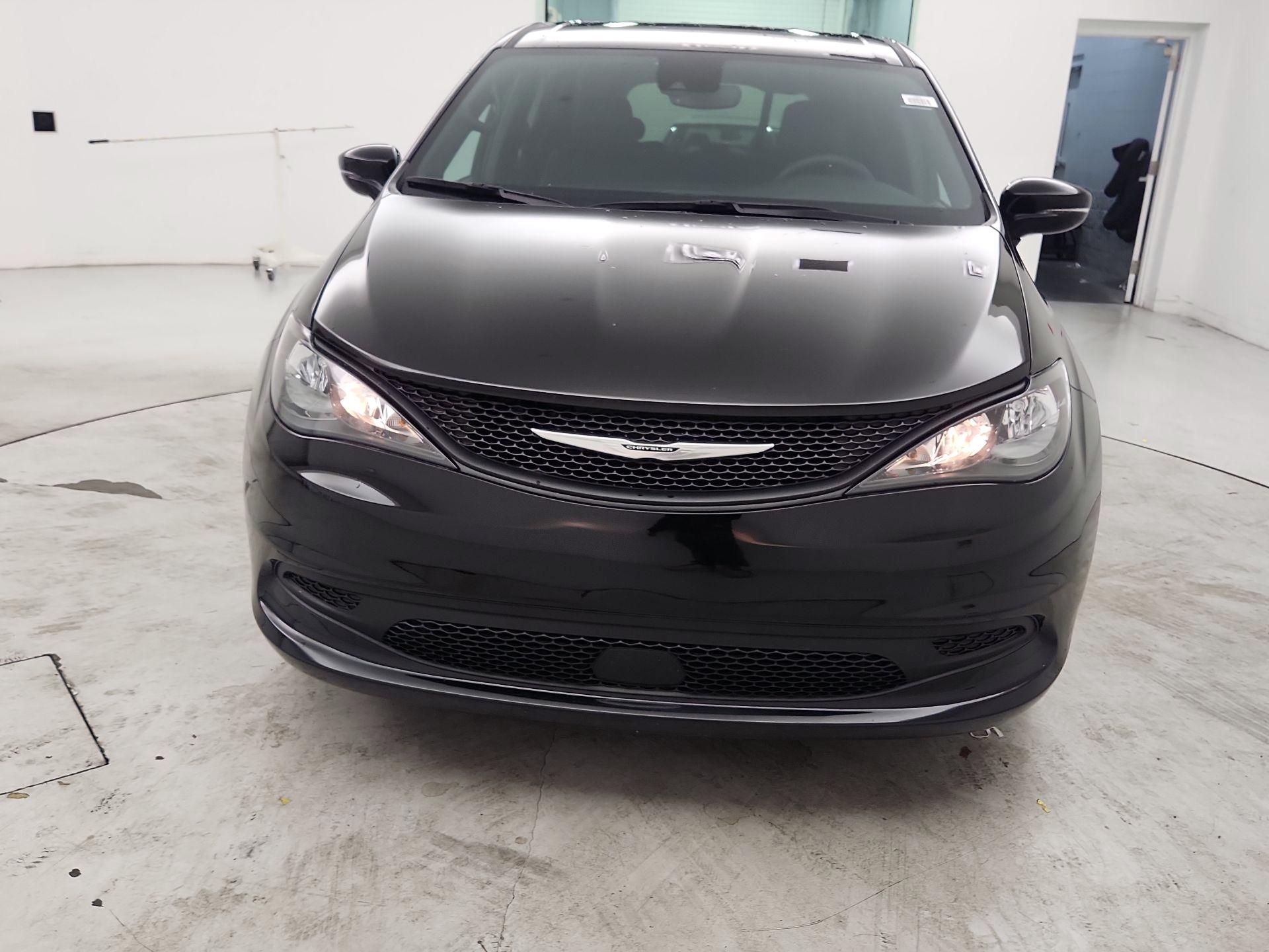 Thumbnail: 2025 Chrysler Voyager - 2