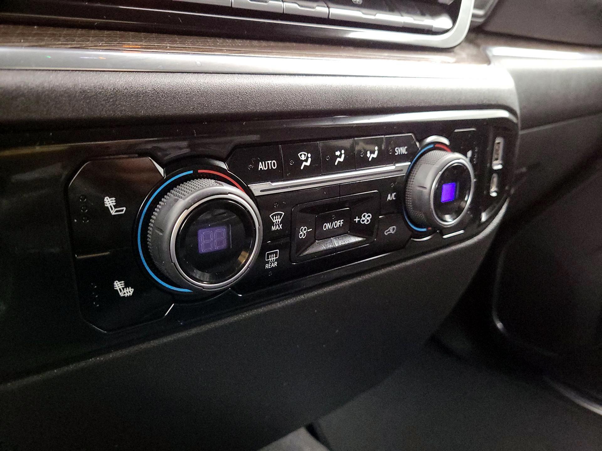 Thumbnail: 2023 Chevrolet Silverado 1500 - 16