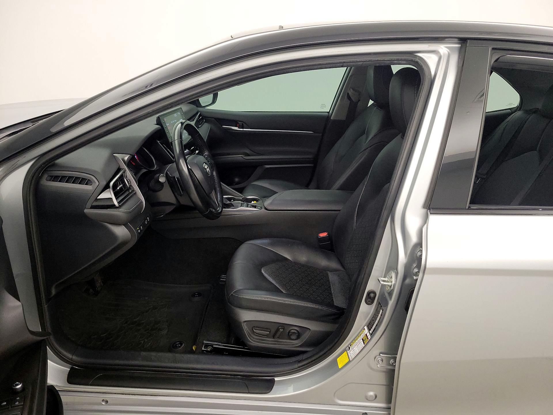 Thumbnail: 2022 Toyota Camry - 11