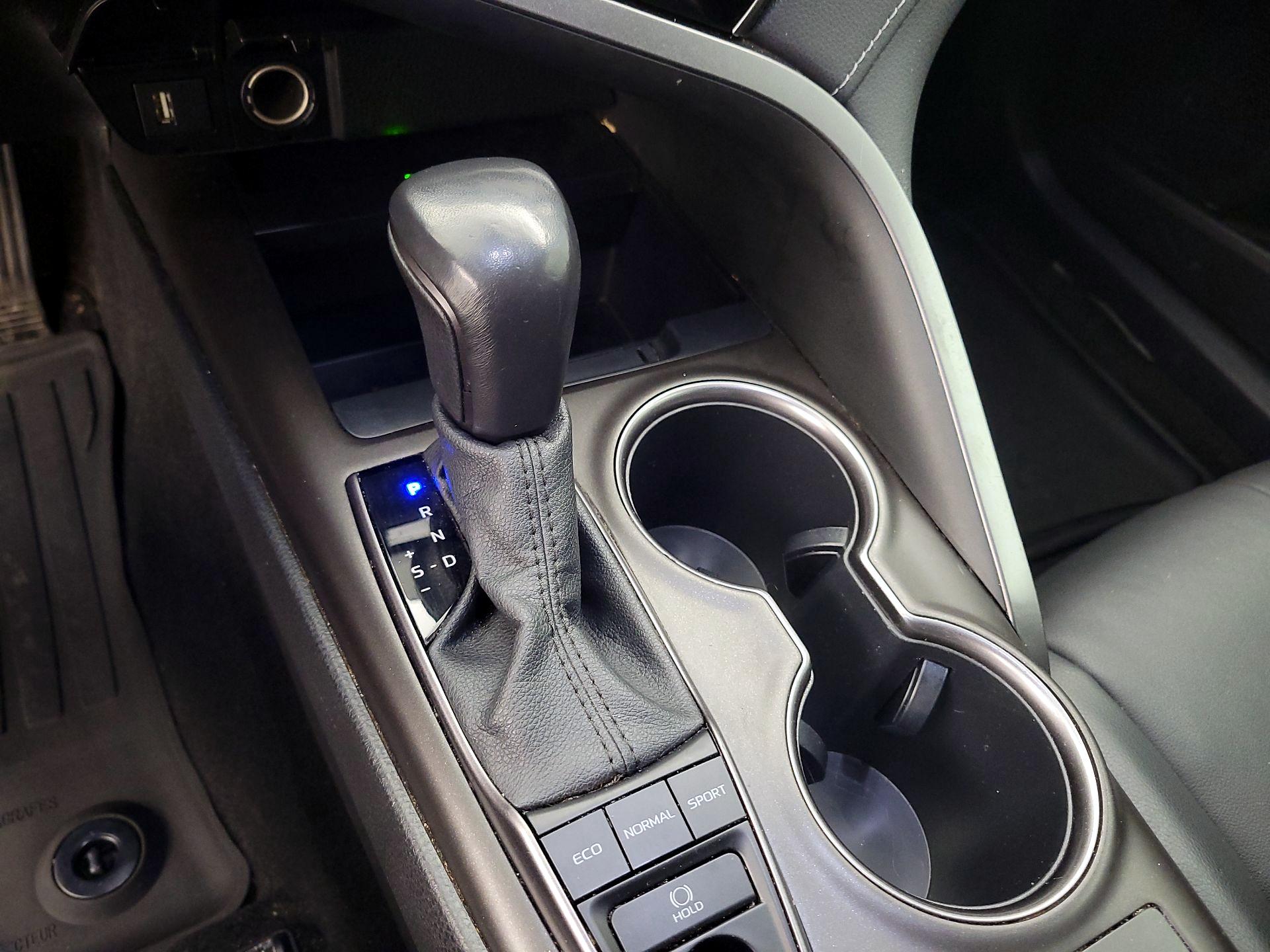 Thumbnail: 2022 Toyota Camry - 17