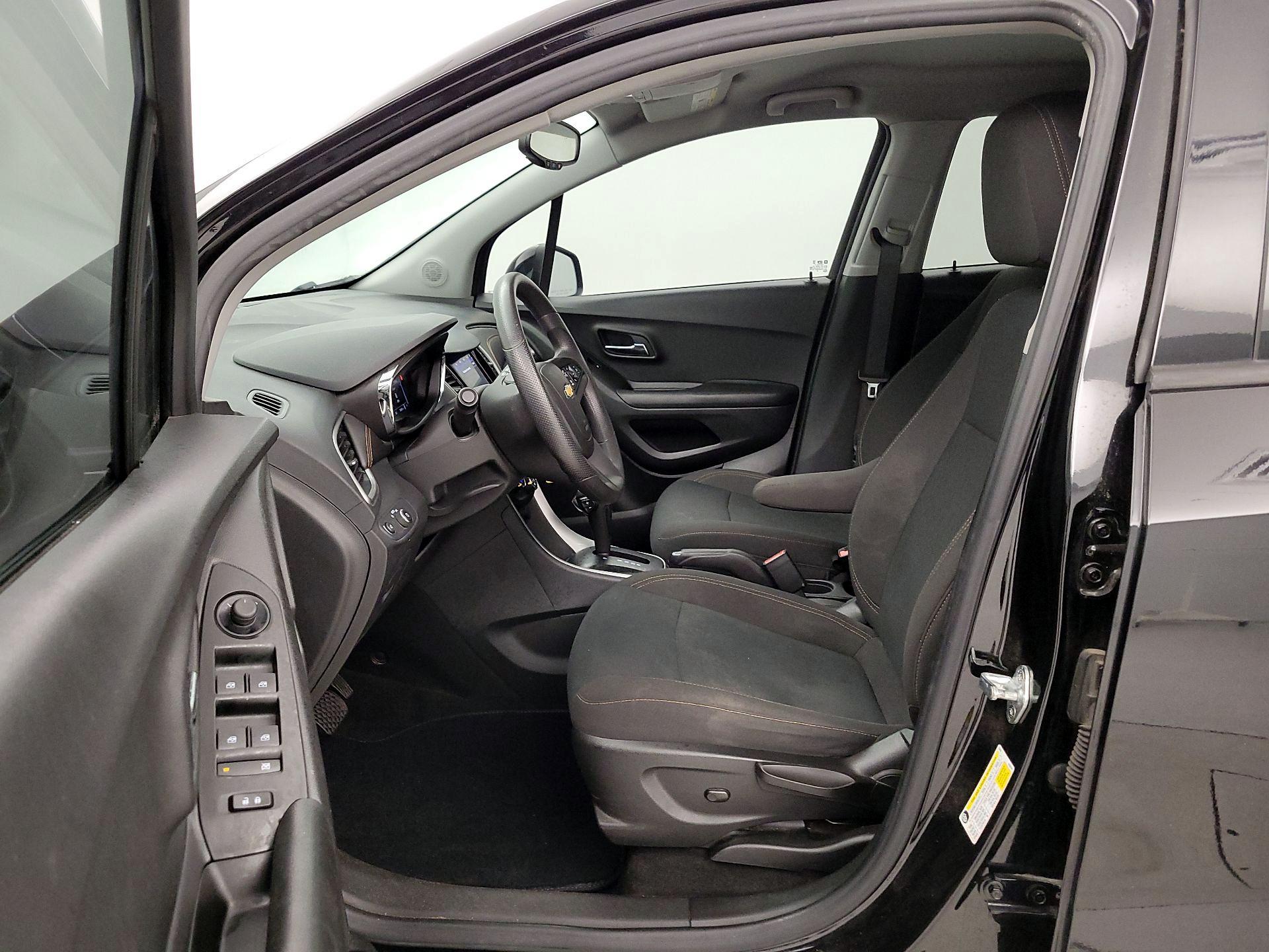 Thumbnail: 2022 Chevrolet Trax - 11