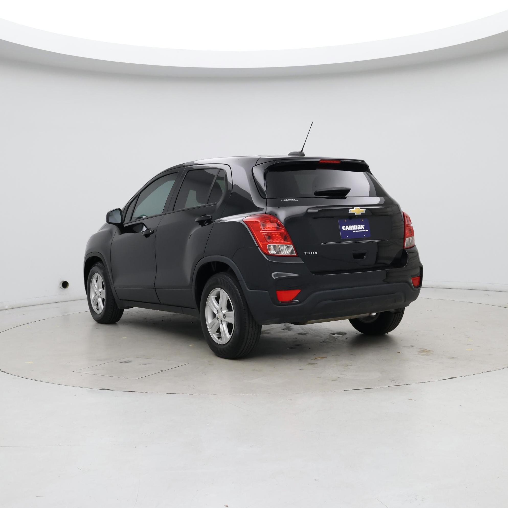 Thumbnail: 2022 Chevrolet Trax - 2