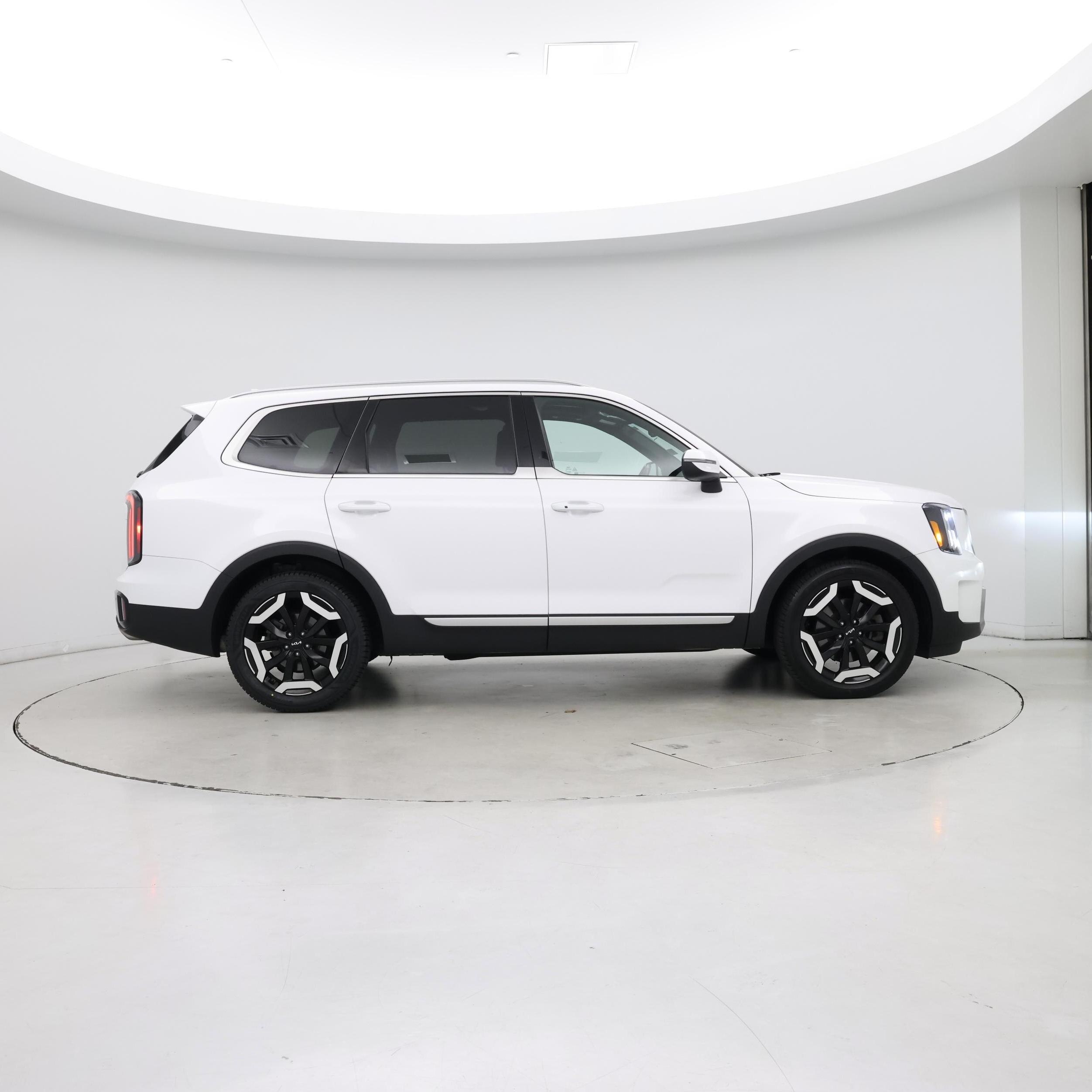 Thumbnail: 2023 Kia Telluride - 7