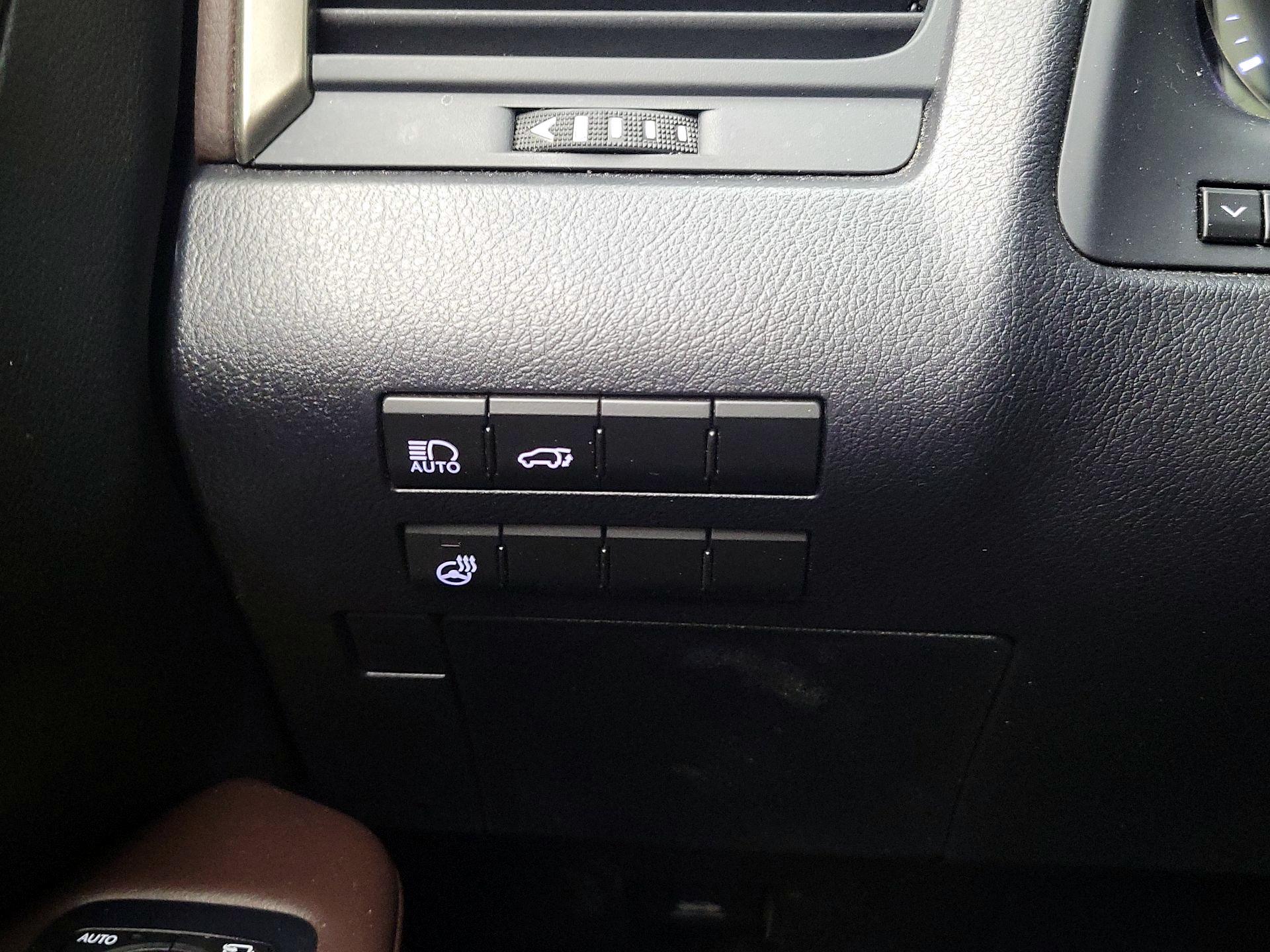 Thumbnail: 2018 Lexus RX - 13