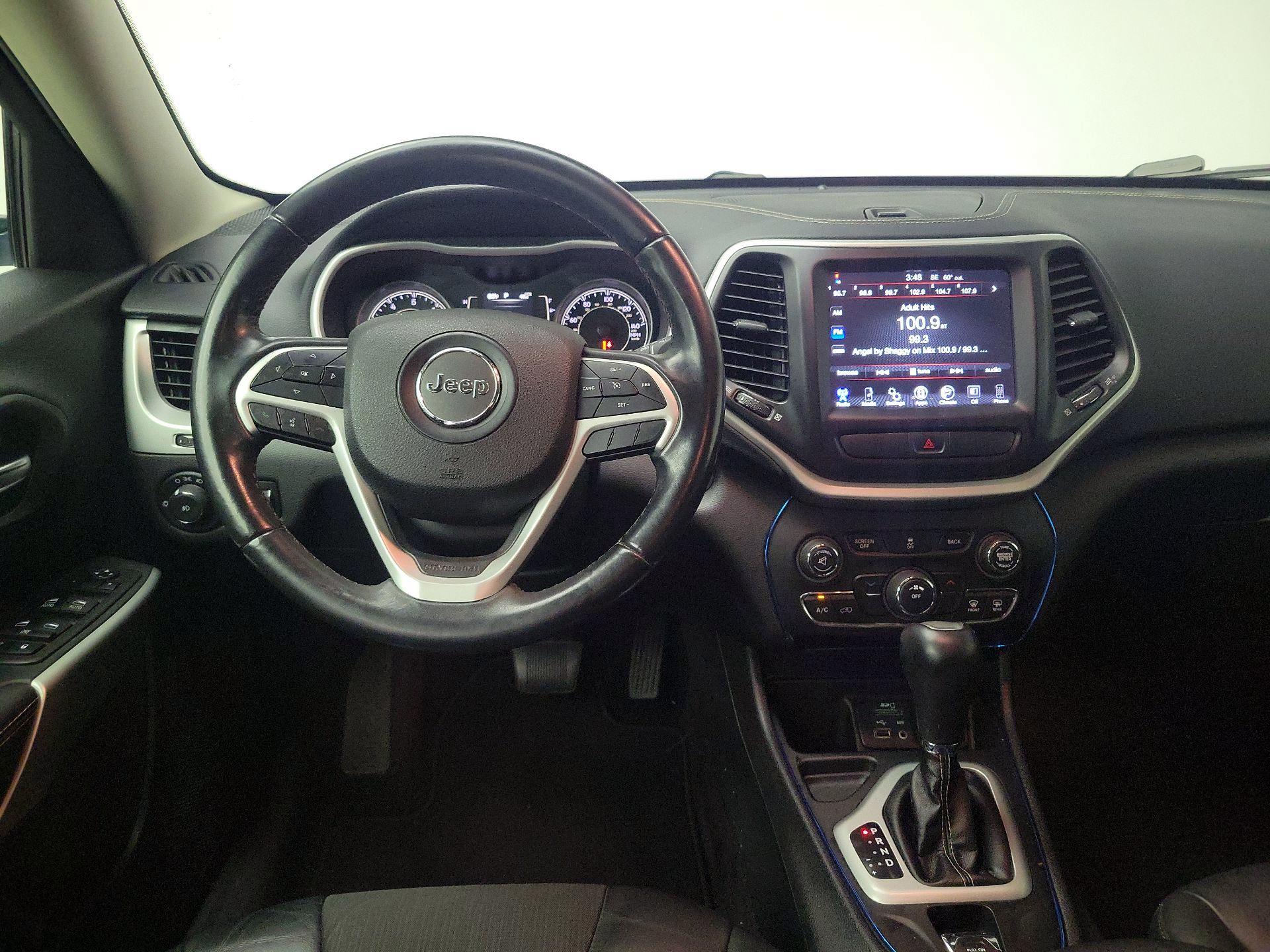 Thumbnail: 2018 Jeep Cherokee - 10