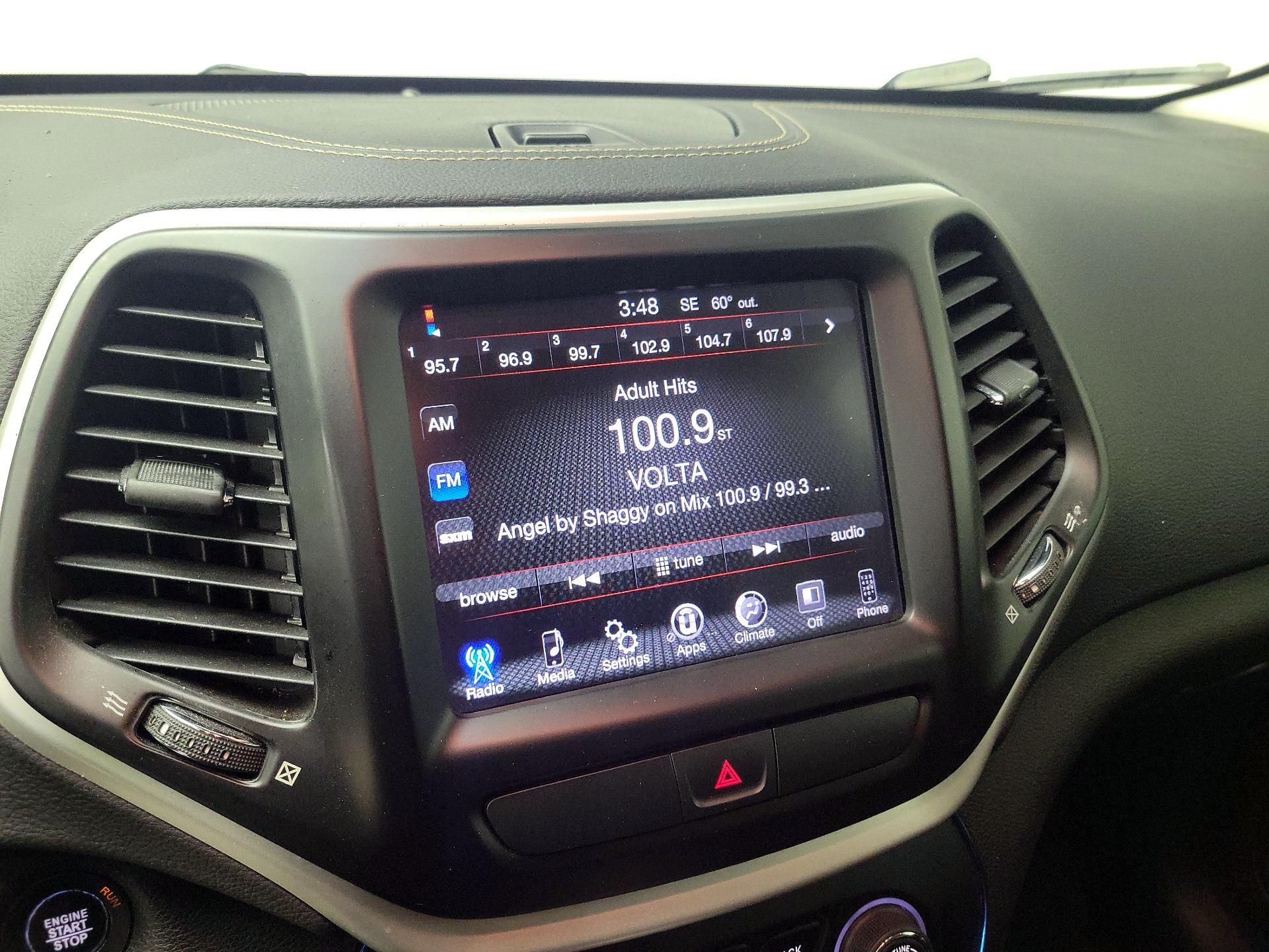 Thumbnail: 2018 Jeep Cherokee - 15