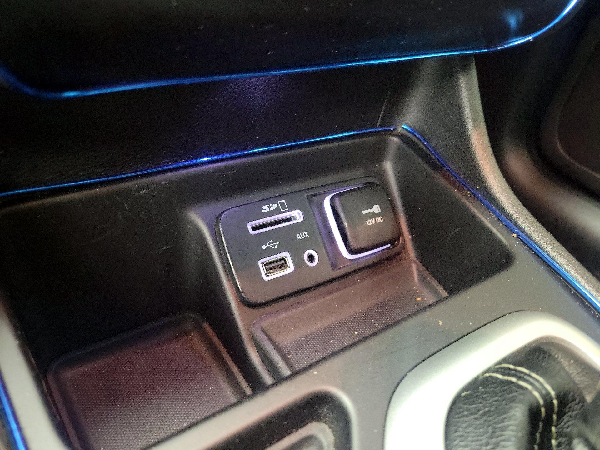 Thumbnail: 2018 Jeep Cherokee - 18