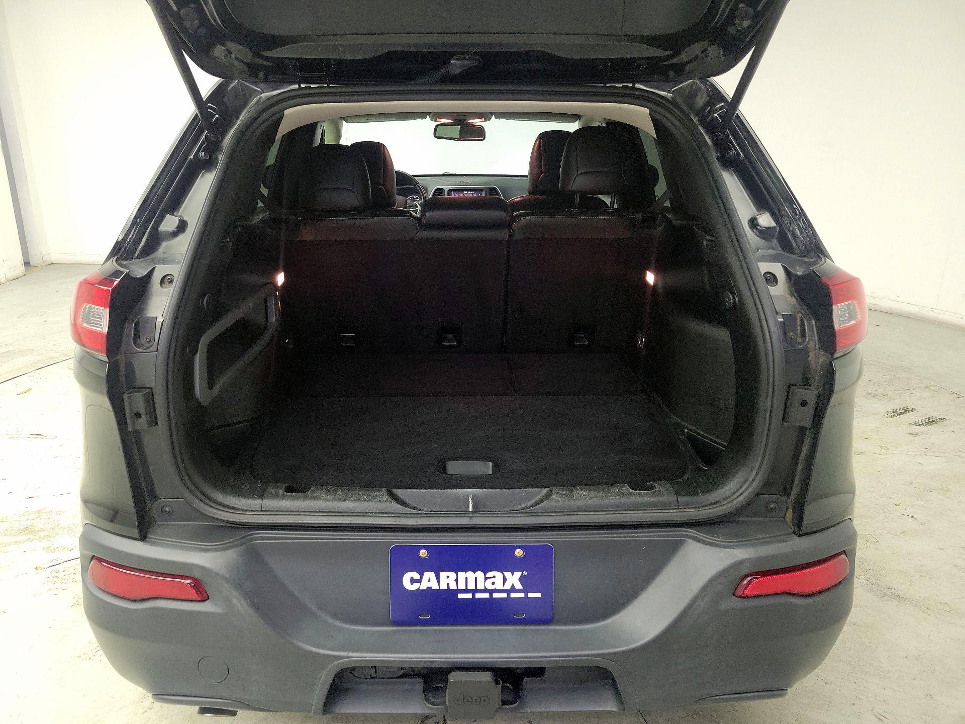 Thumbnail: 2018 Jeep Cherokee - 20