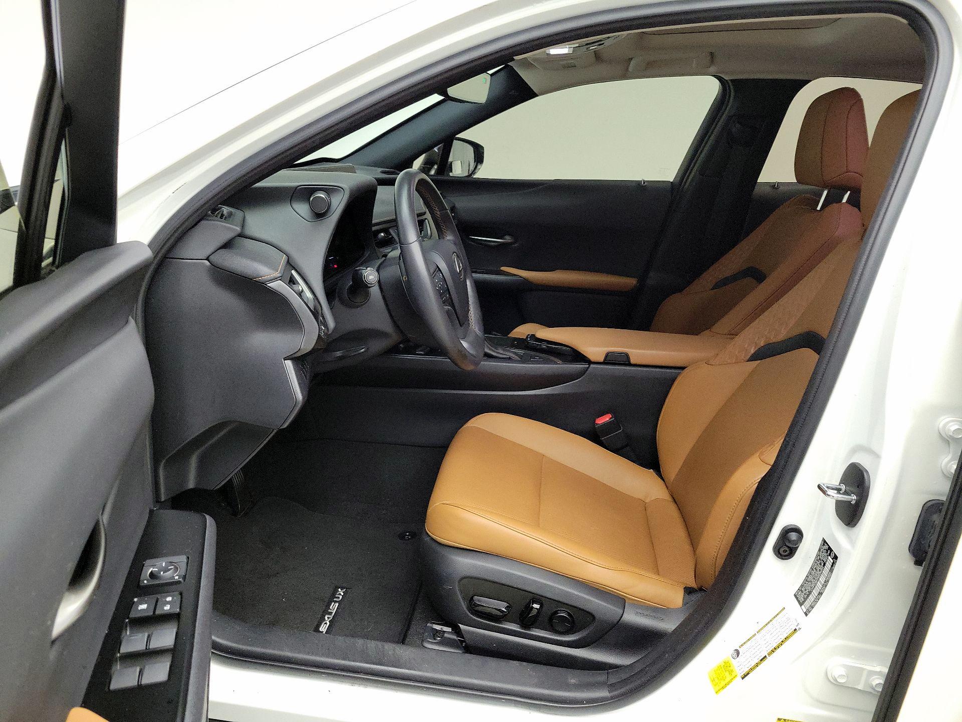 Thumbnail: 2021 Lexus UX - 11