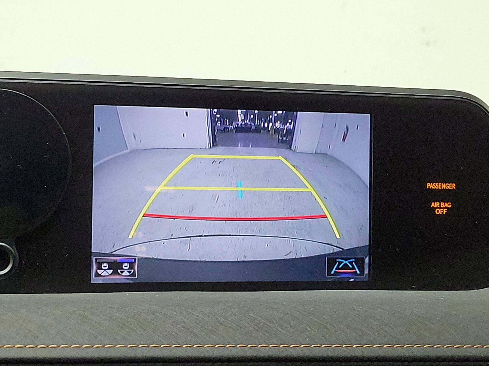 Thumbnail: 2021 Lexus UX - 14