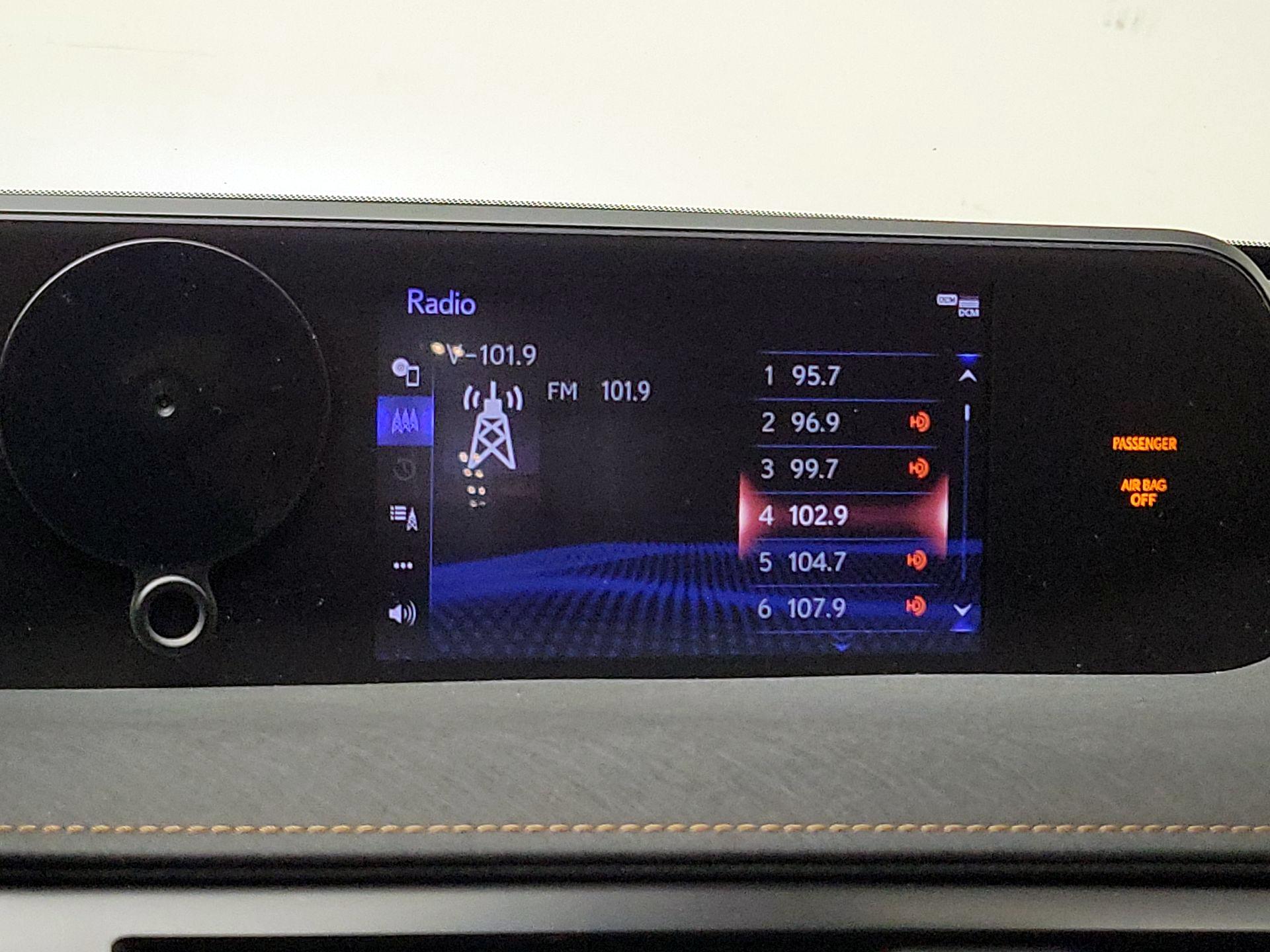 Thumbnail: 2021 Lexus UX - 15