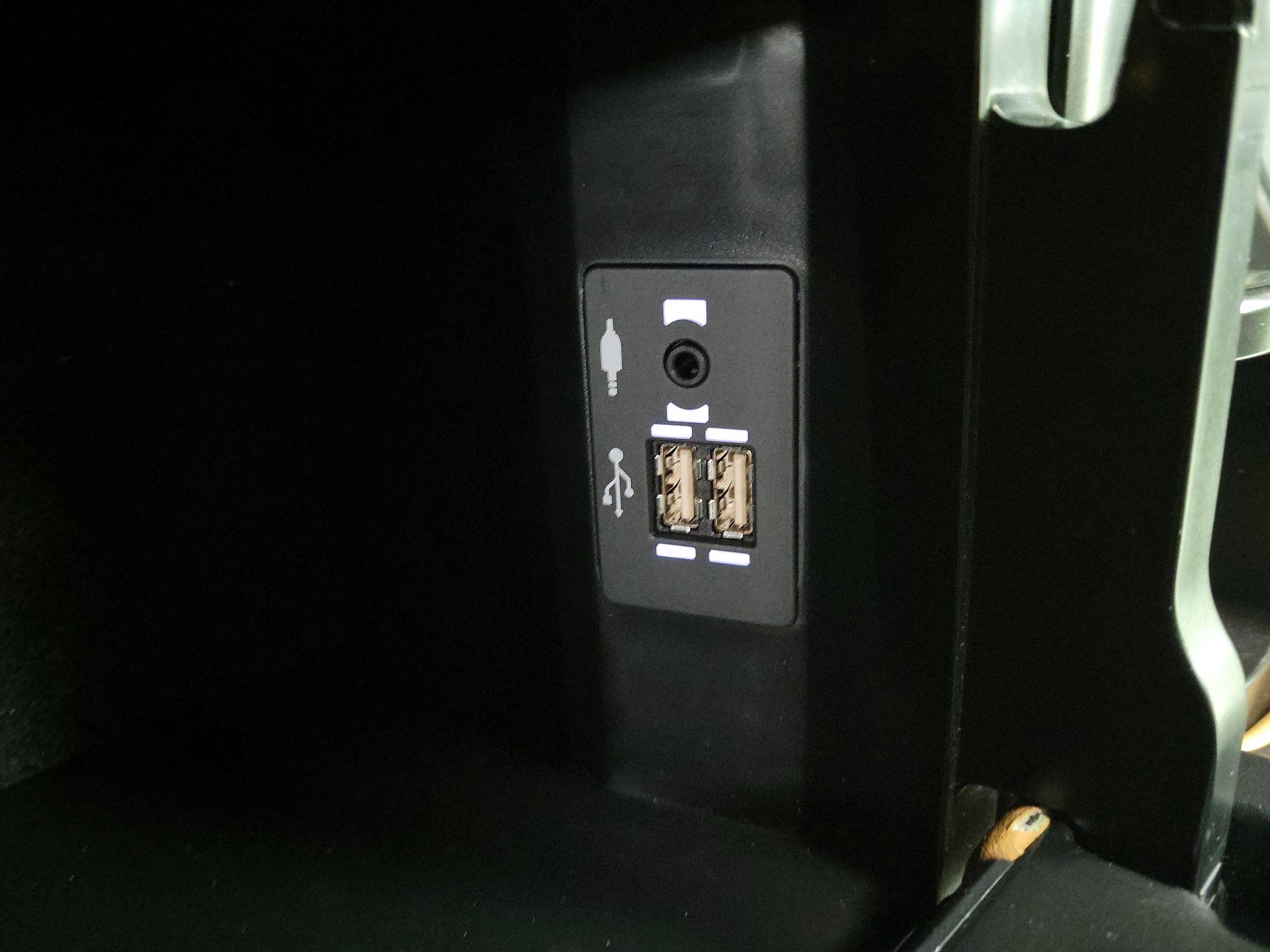 Thumbnail: 2021 Lexus UX - 18