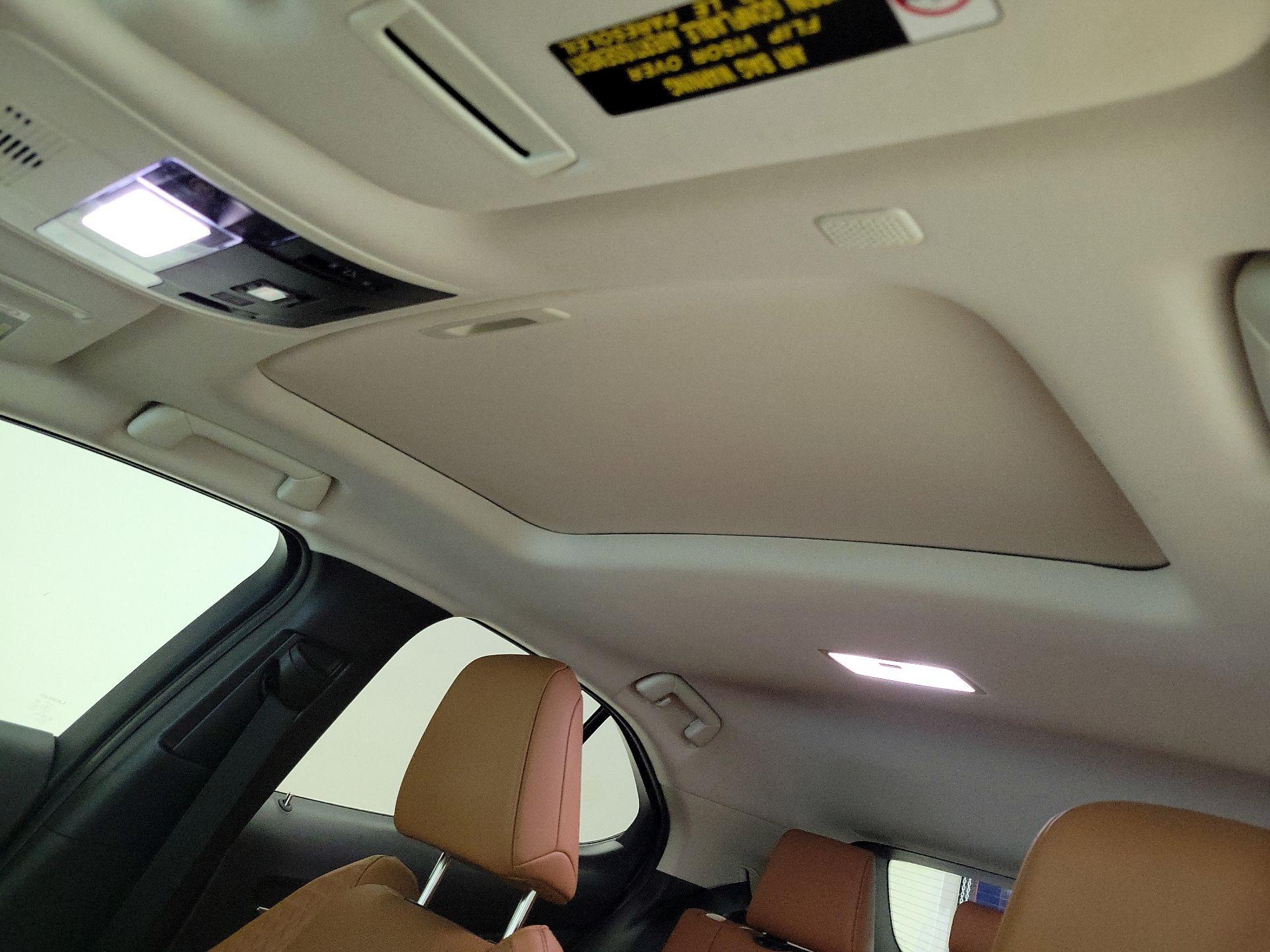 Thumbnail: 2021 Lexus UX - 19