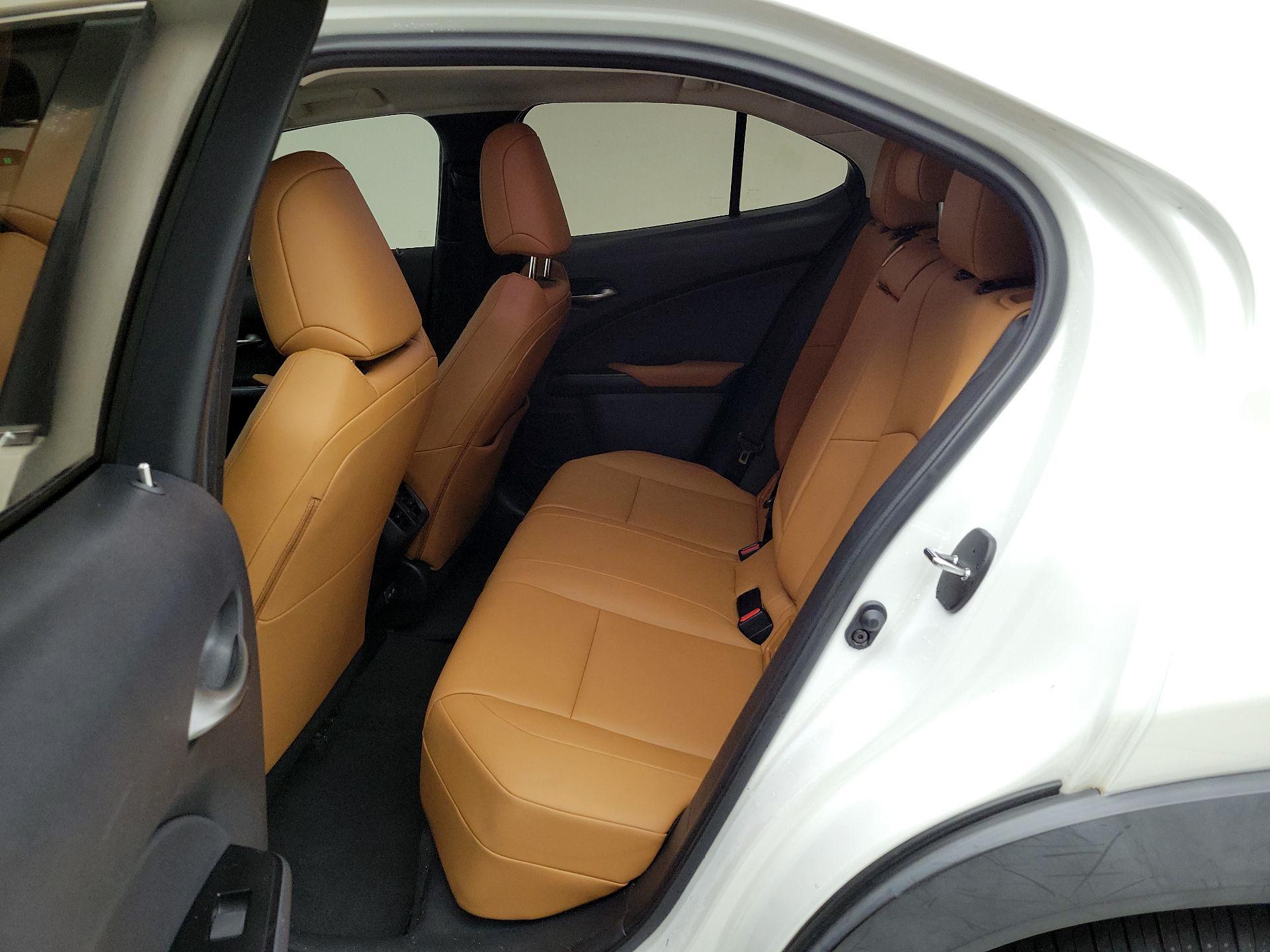 Thumbnail: 2021 Lexus UX - 20