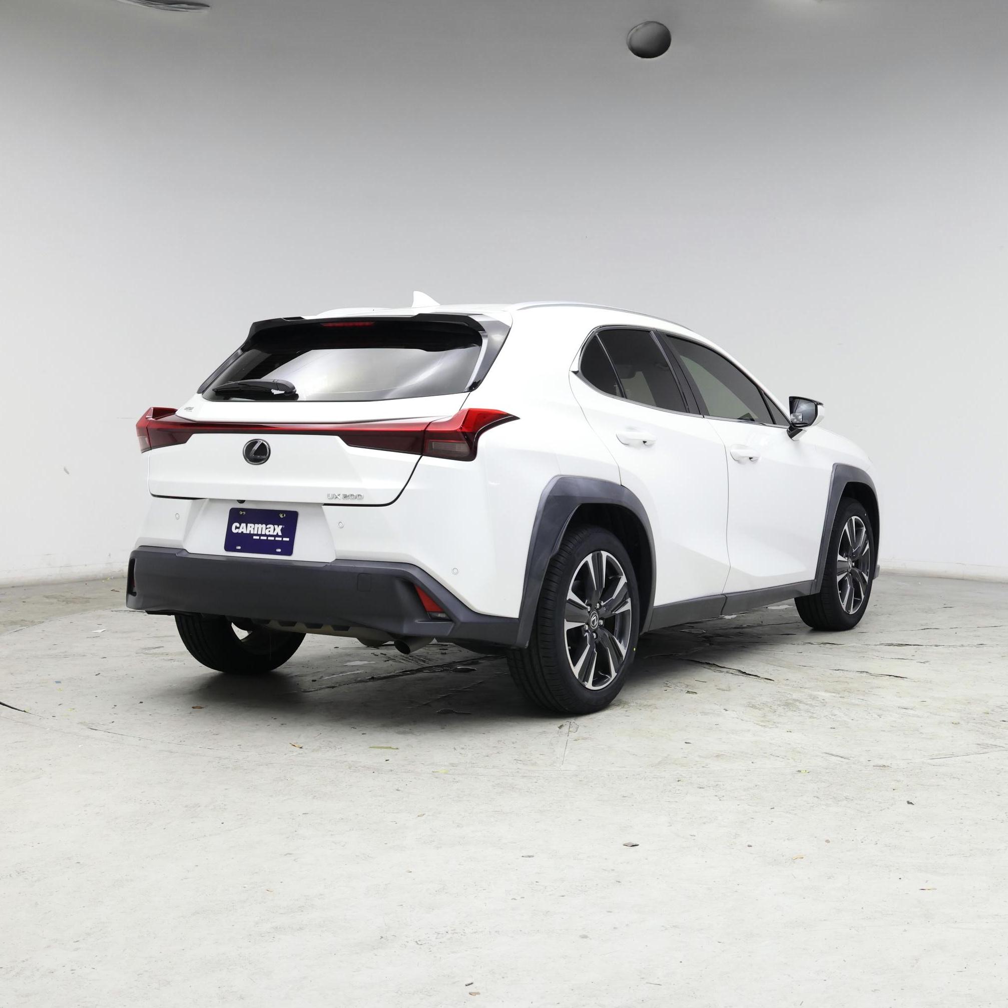 Thumbnail: 2021 Lexus UX - 8