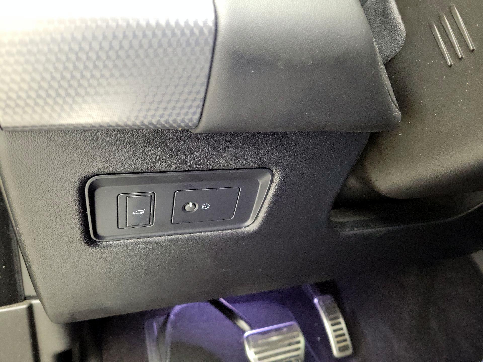 Thumbnail: 2019 Land Rover Range Rover Sport - 13