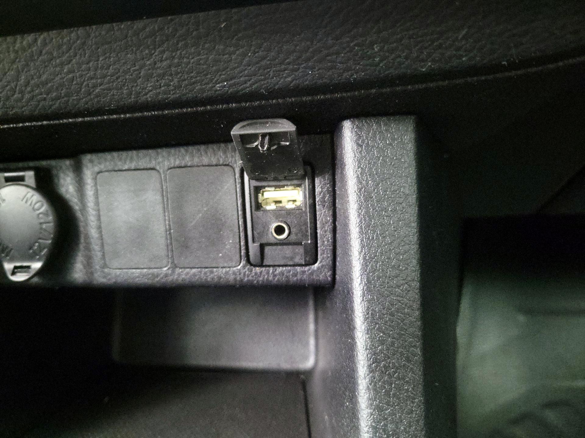 Thumbnail: 2014 Toyota Corolla - 18