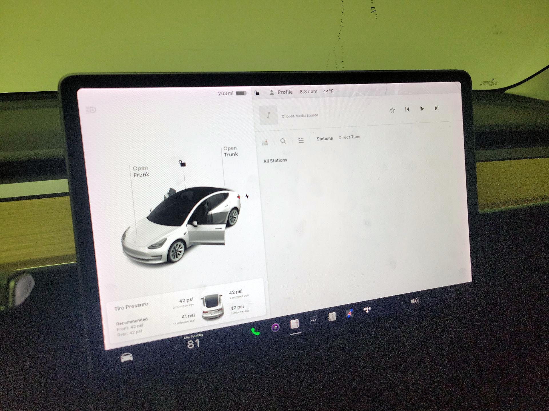 Thumbnail: 2022 Tesla Model 3 - 15