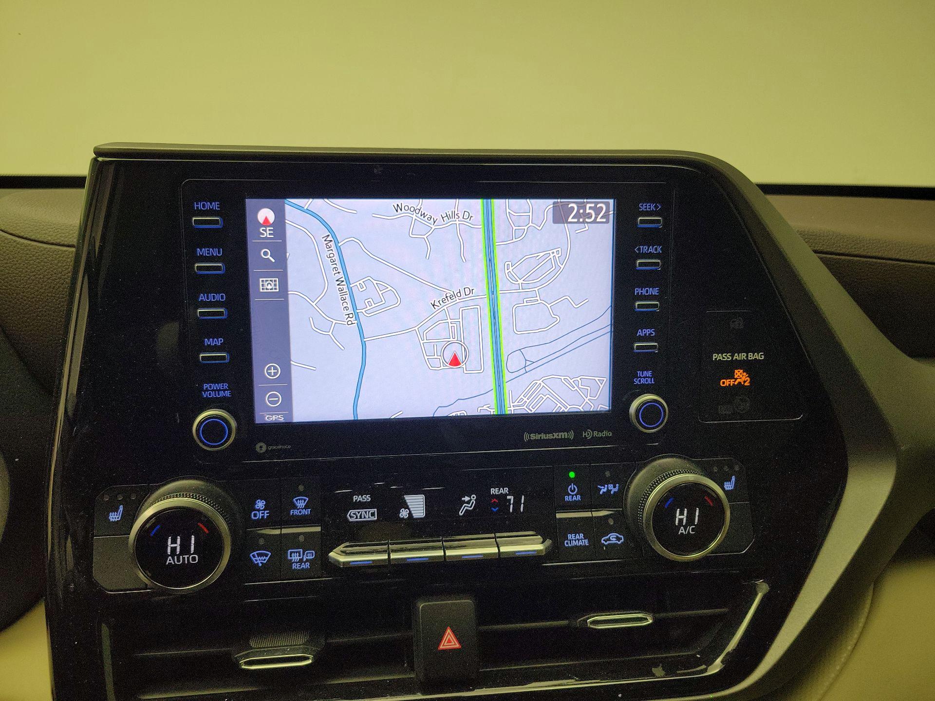 Thumbnail: 2022 Toyota Highlander - 14