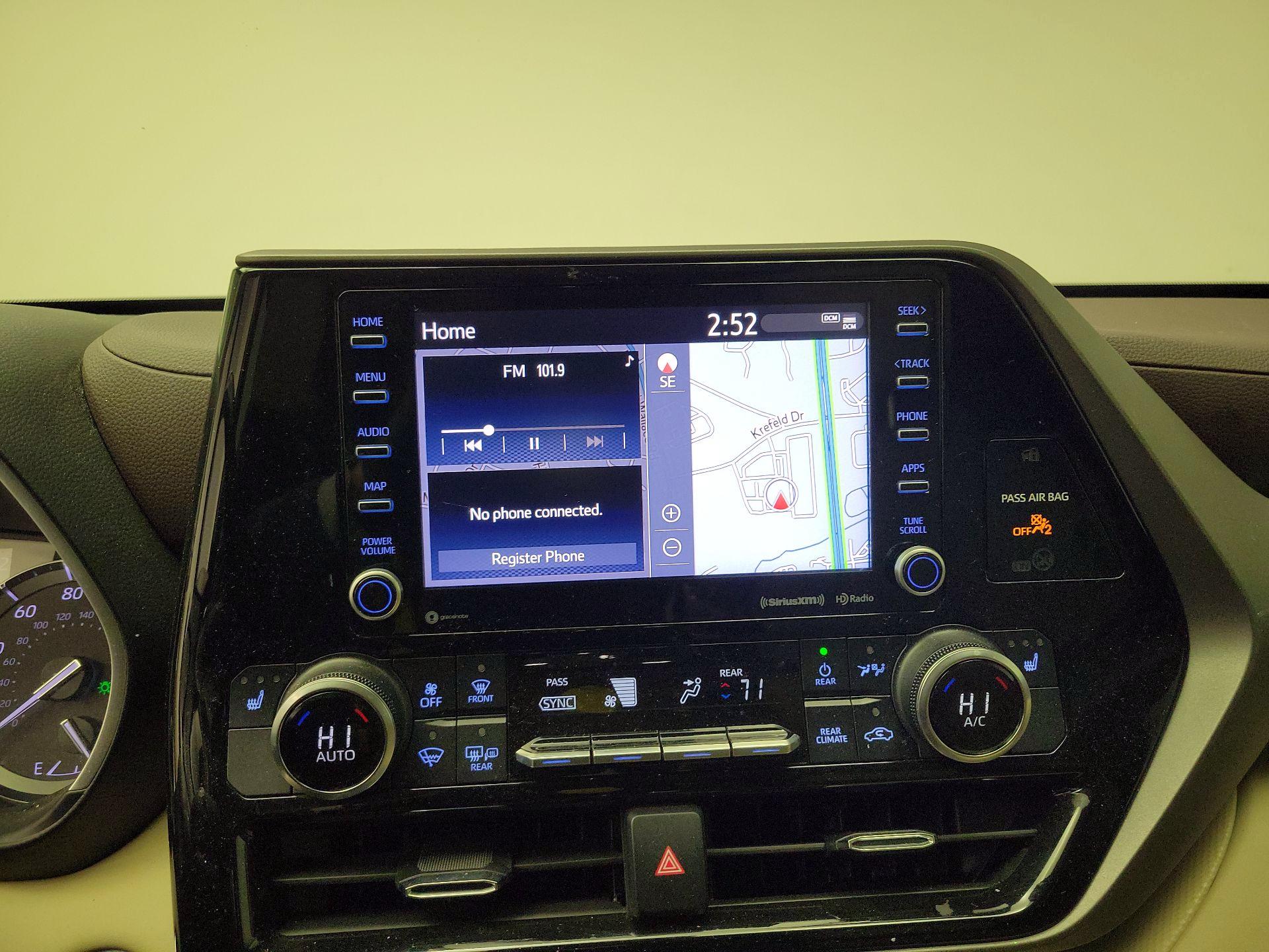 Thumbnail: 2022 Toyota Highlander - 16