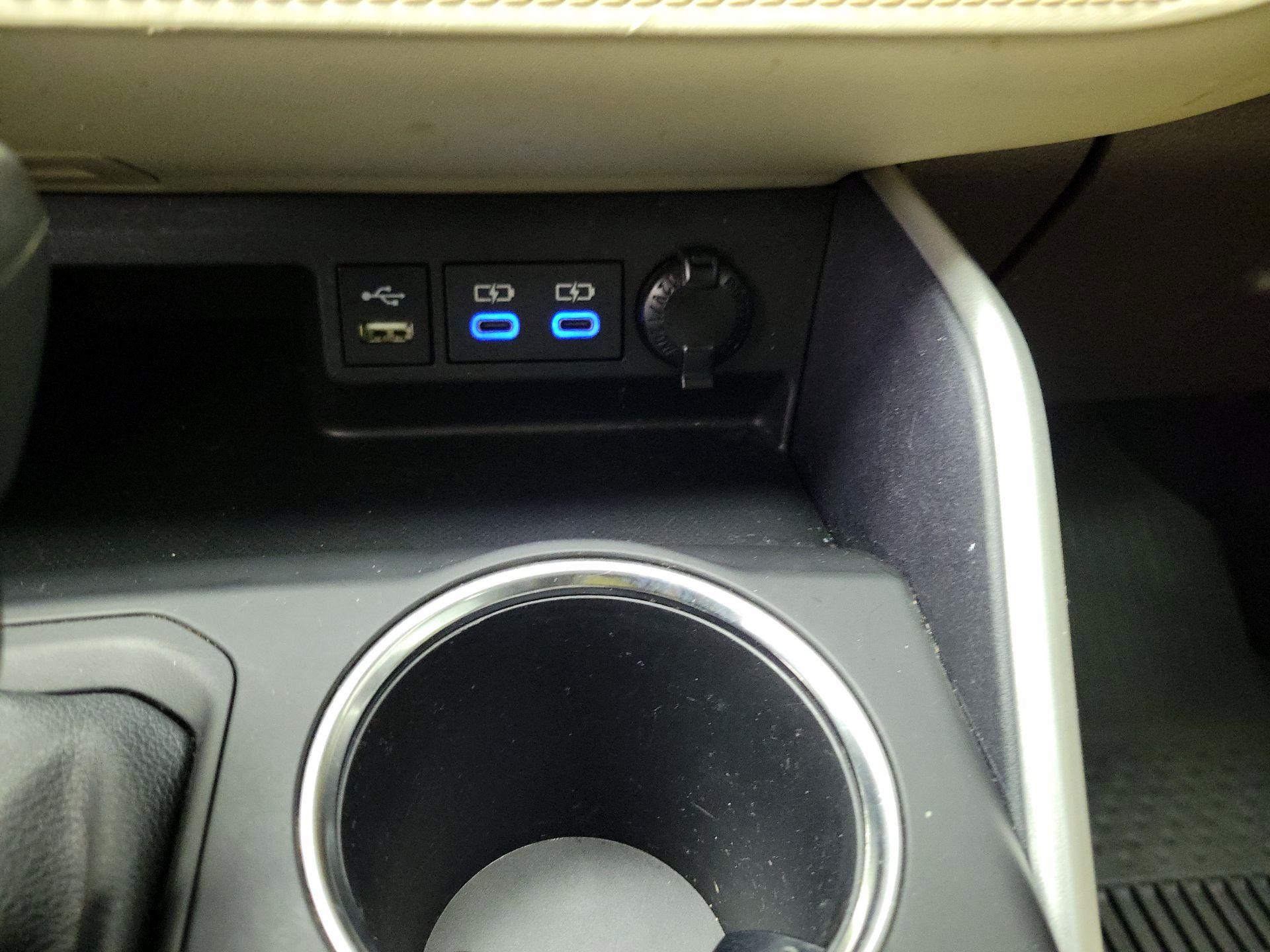 Thumbnail: 2022 Toyota Highlander - 19