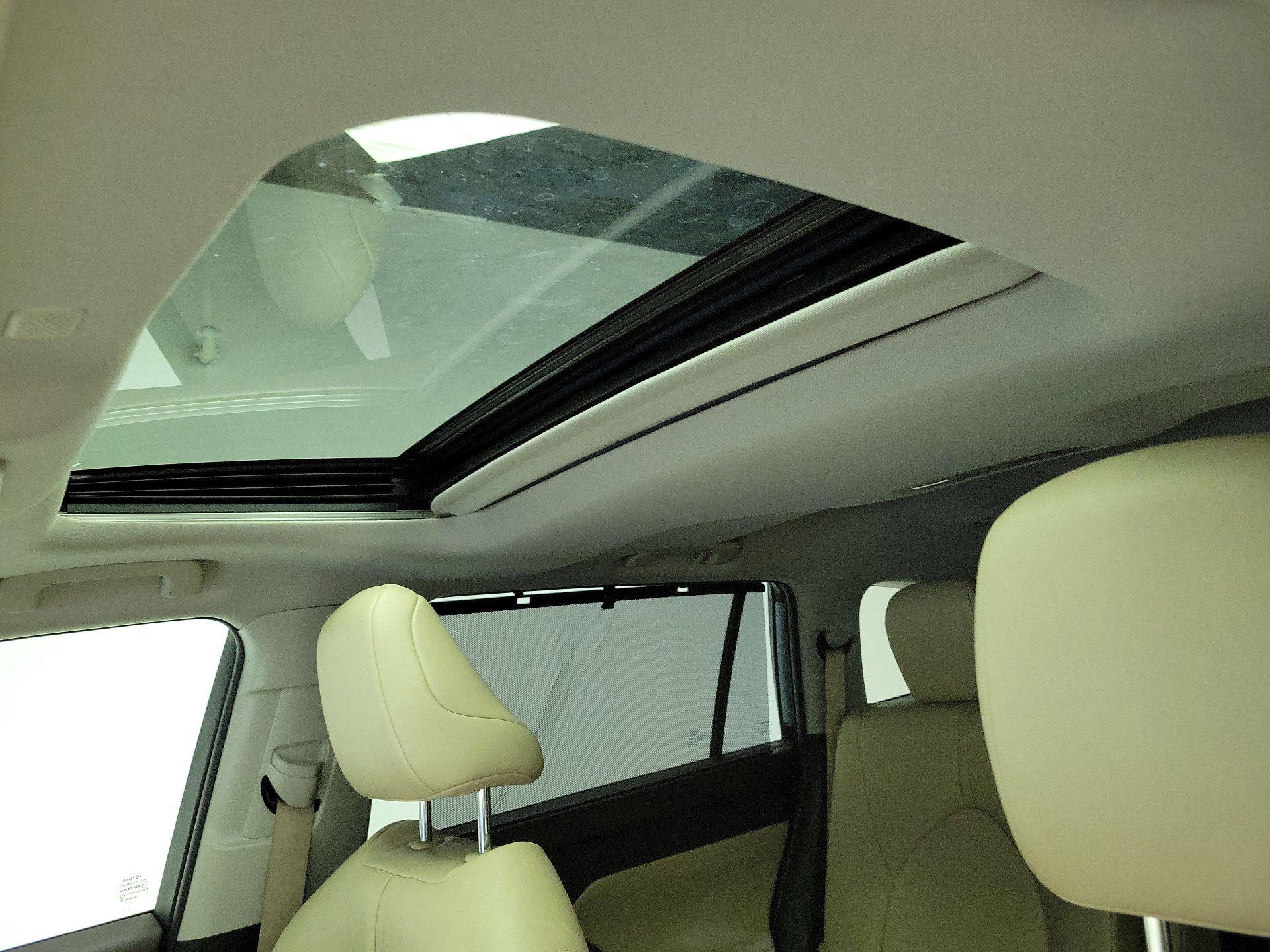 Thumbnail: 2022 Toyota Highlander - 20