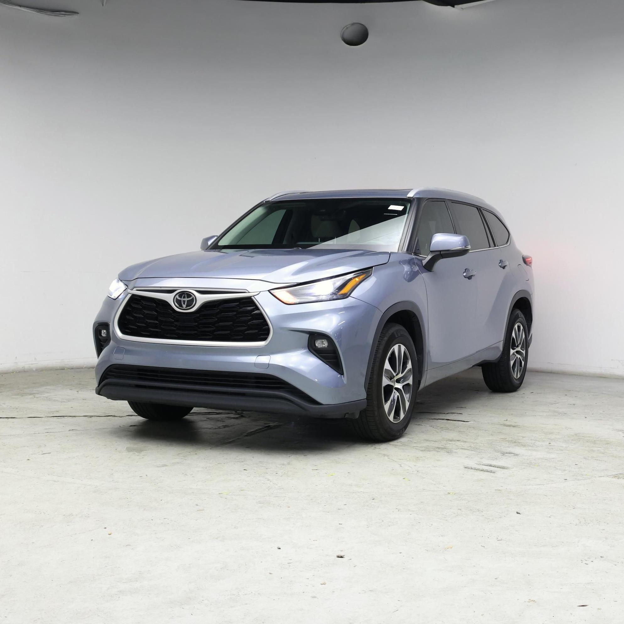 Thumbnail: 2022 Toyota Highlander - 4
