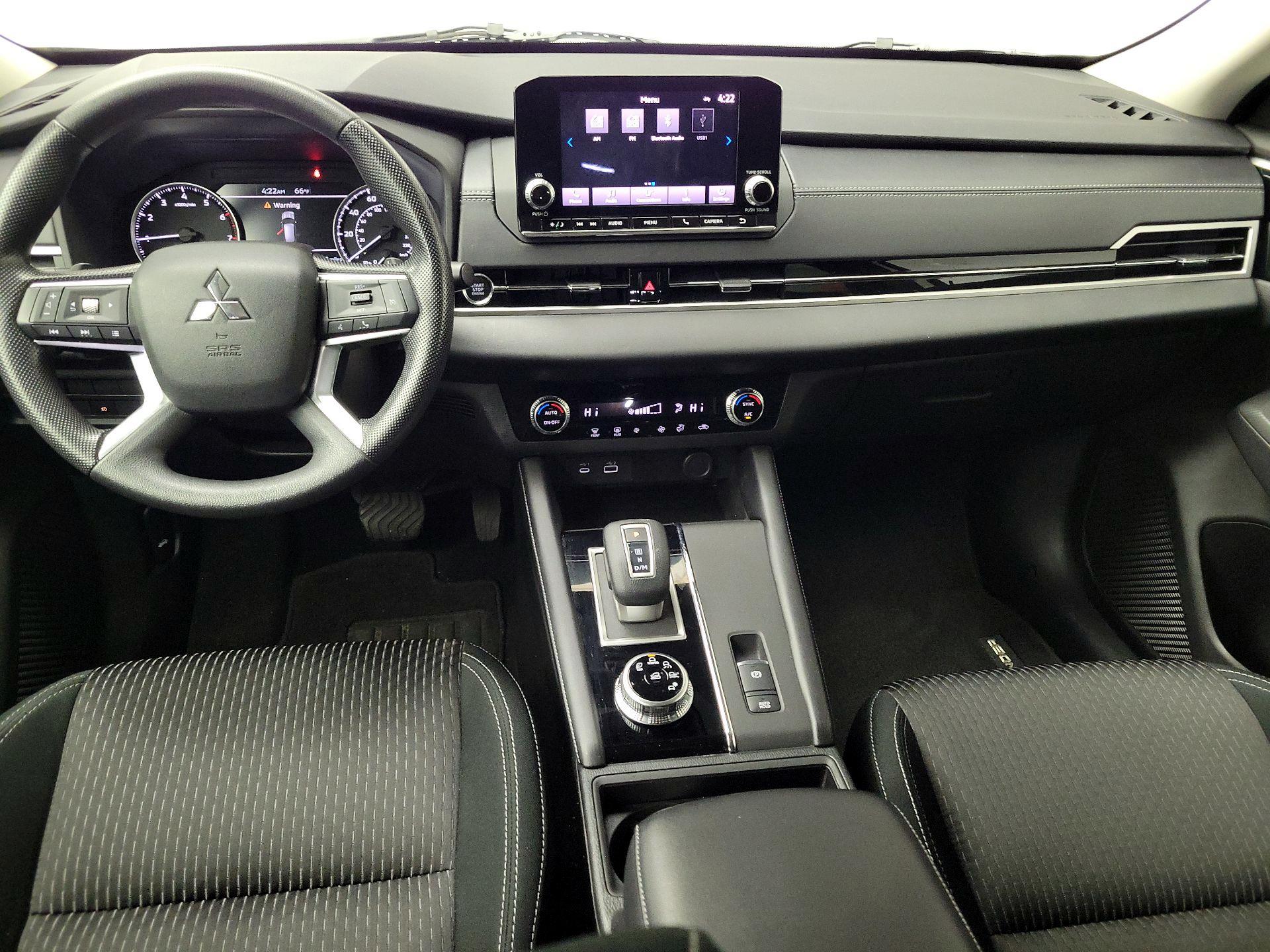 Thumbnail: 2022 Mitsubishi Outlander - 9