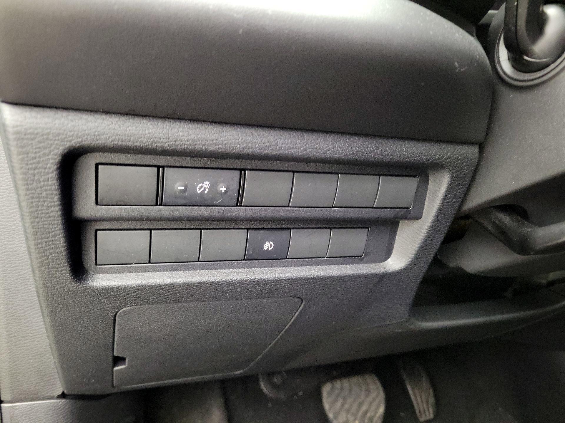 Thumbnail: 2022 Mitsubishi Outlander - 13