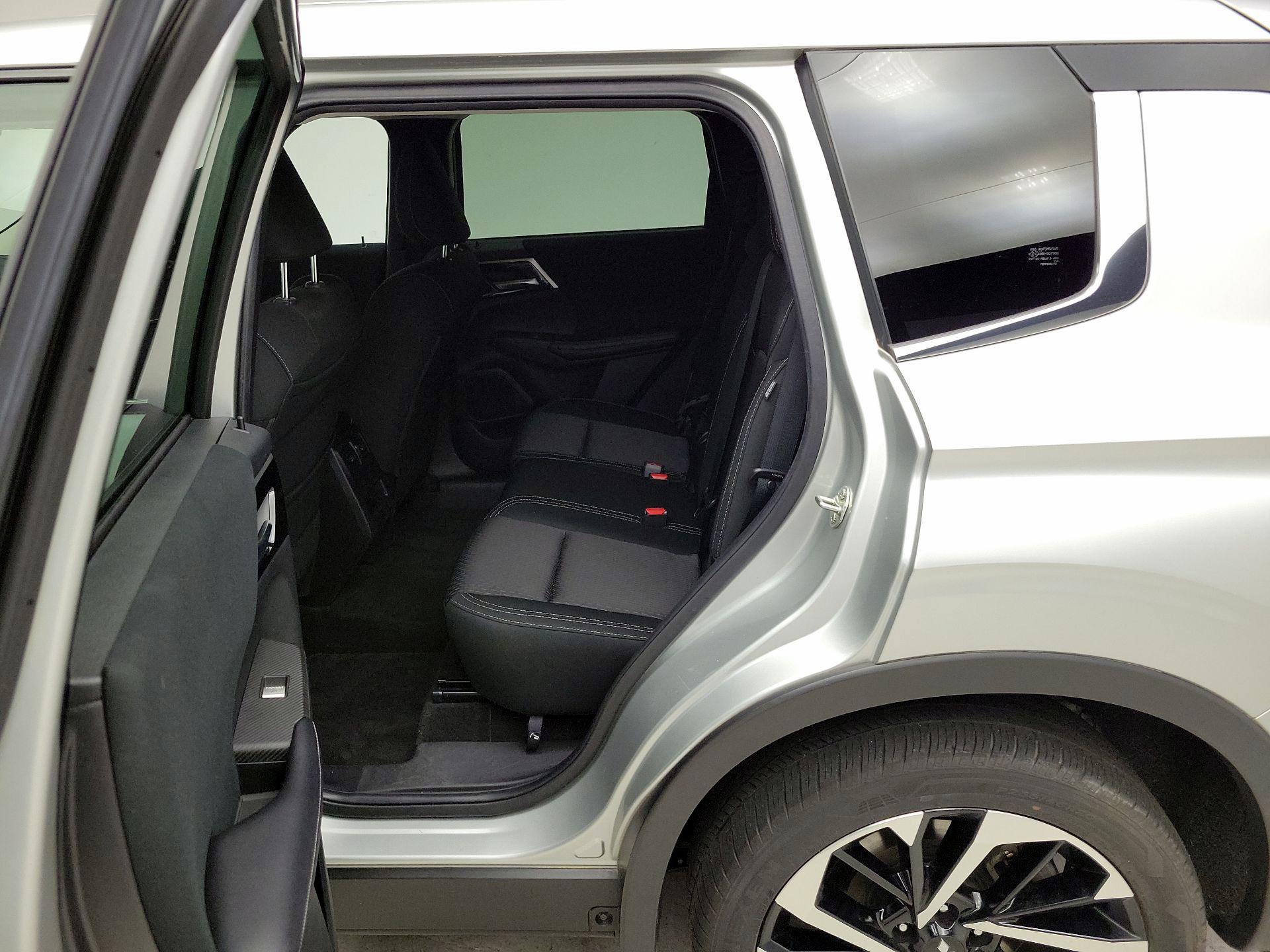 Thumbnail: 2022 Mitsubishi Outlander - 19