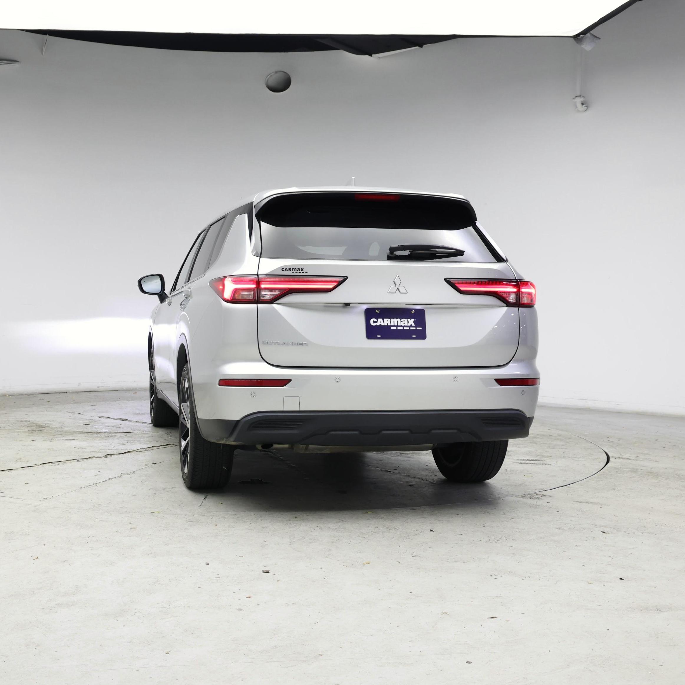 Thumbnail: 2022 Mitsubishi Outlander - 6