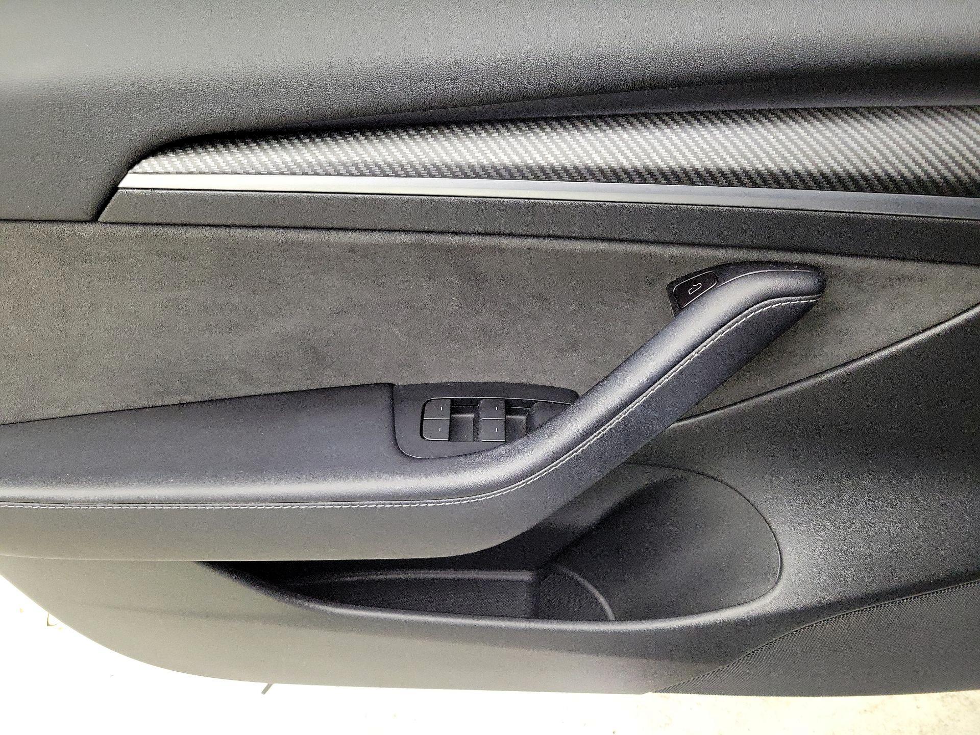 Thumbnail: 2021 Tesla Model 3 - 12