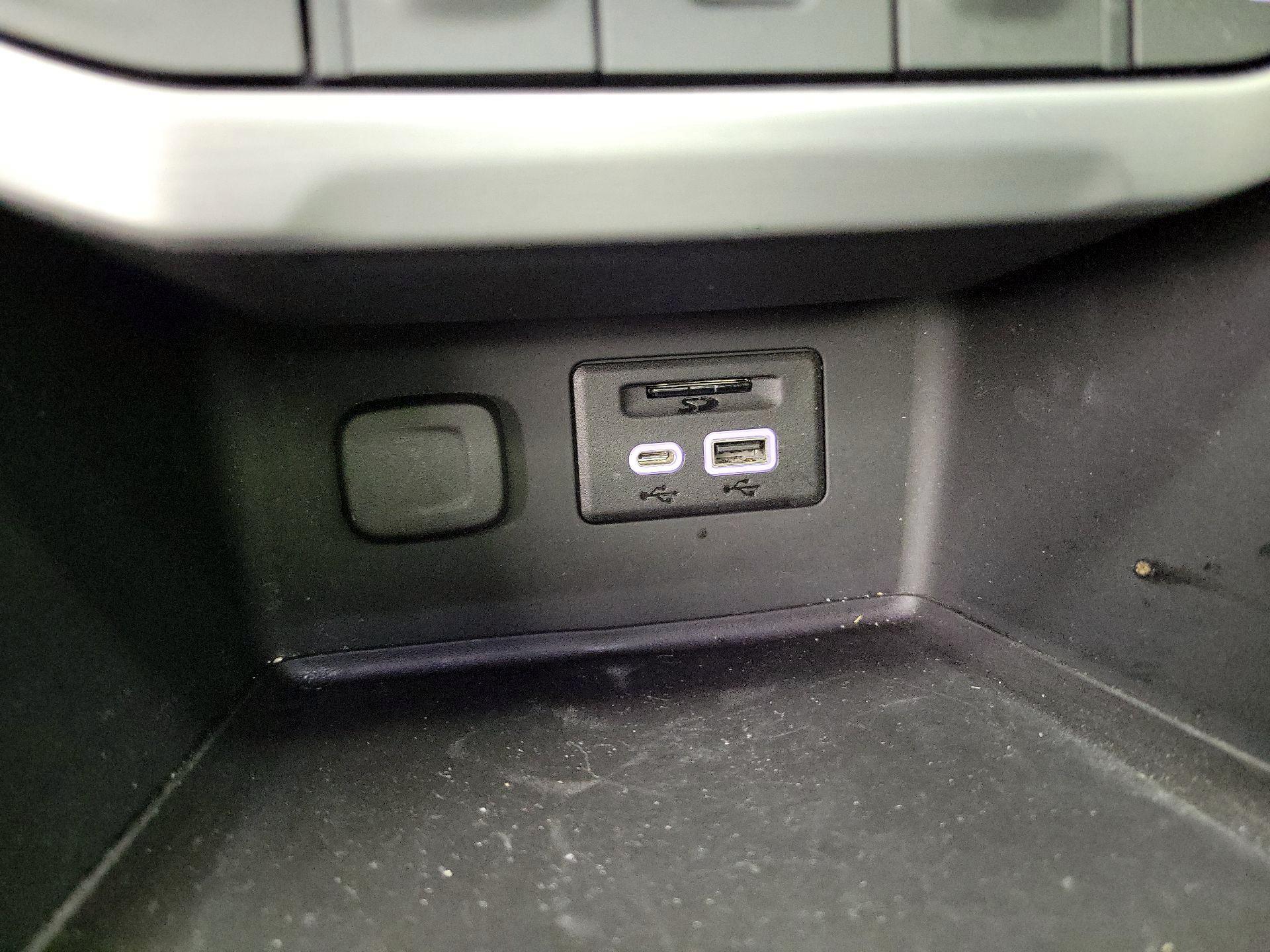 Thumbnail: 2023 GMC Acadia - 16