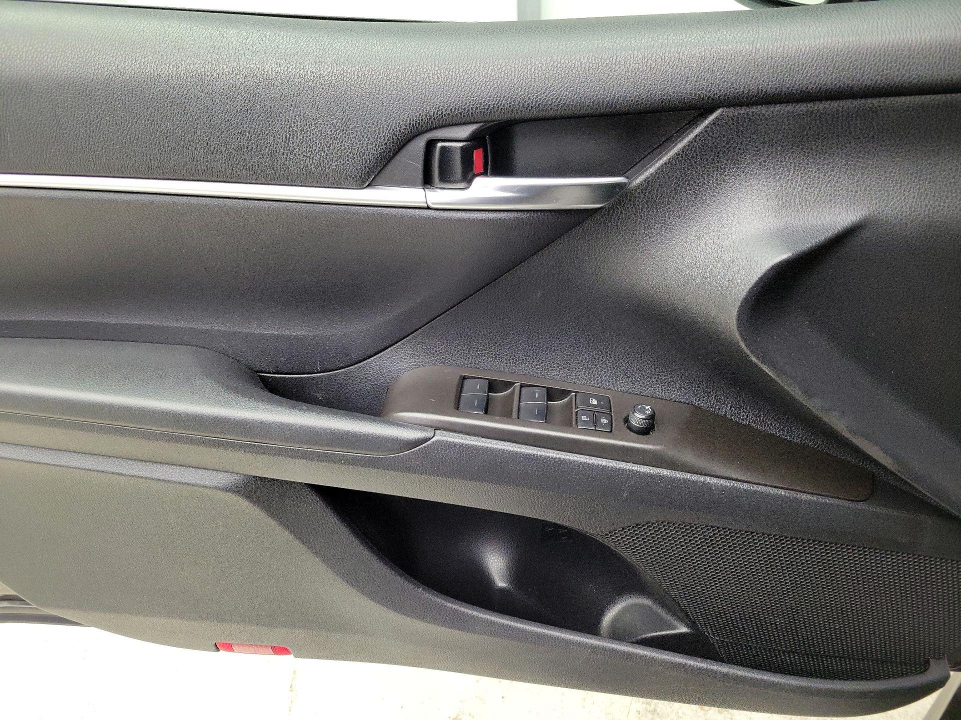 Thumbnail: 2023 Toyota Camry - 12