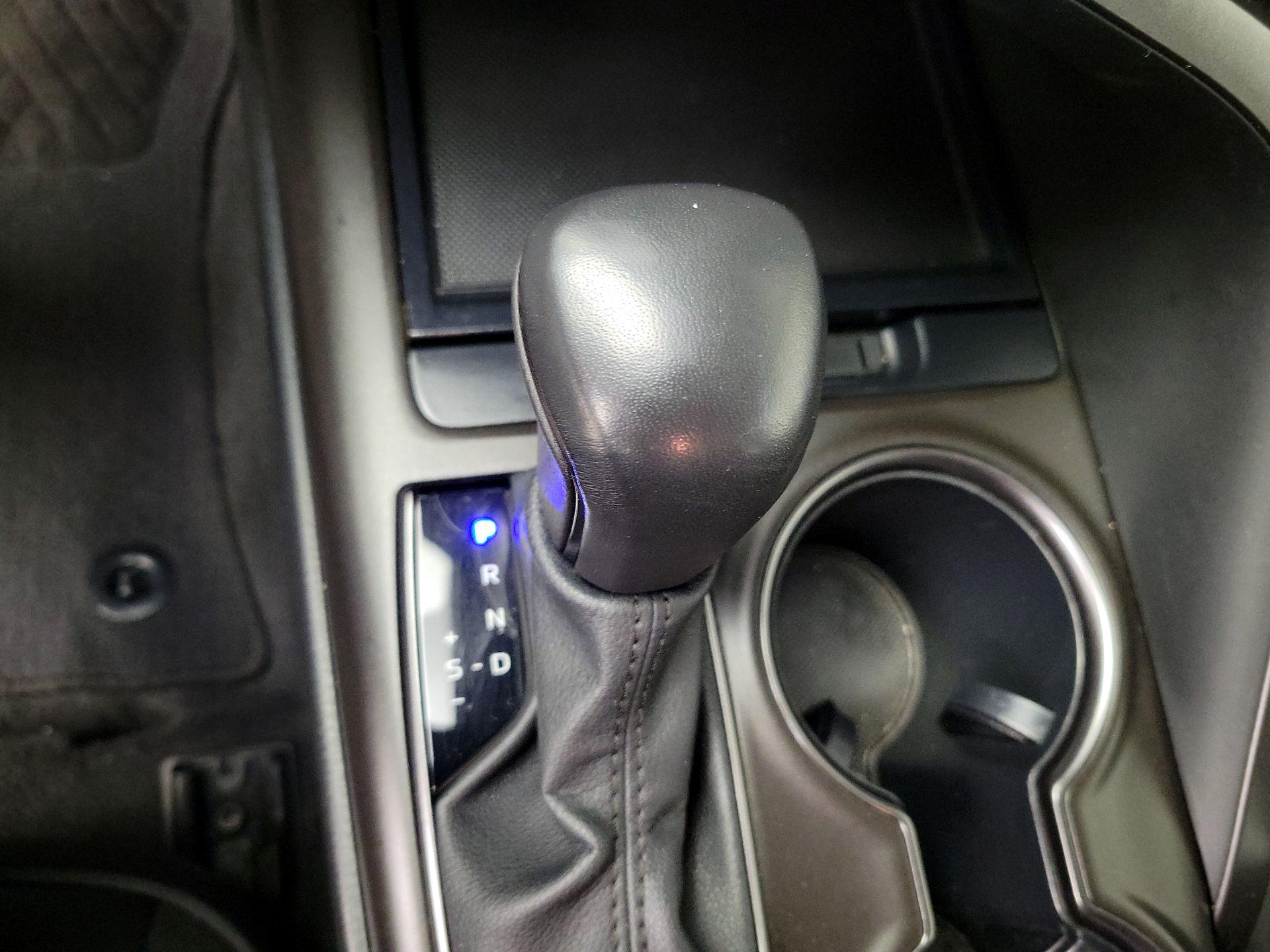 Thumbnail: 2023 Toyota Camry - 17