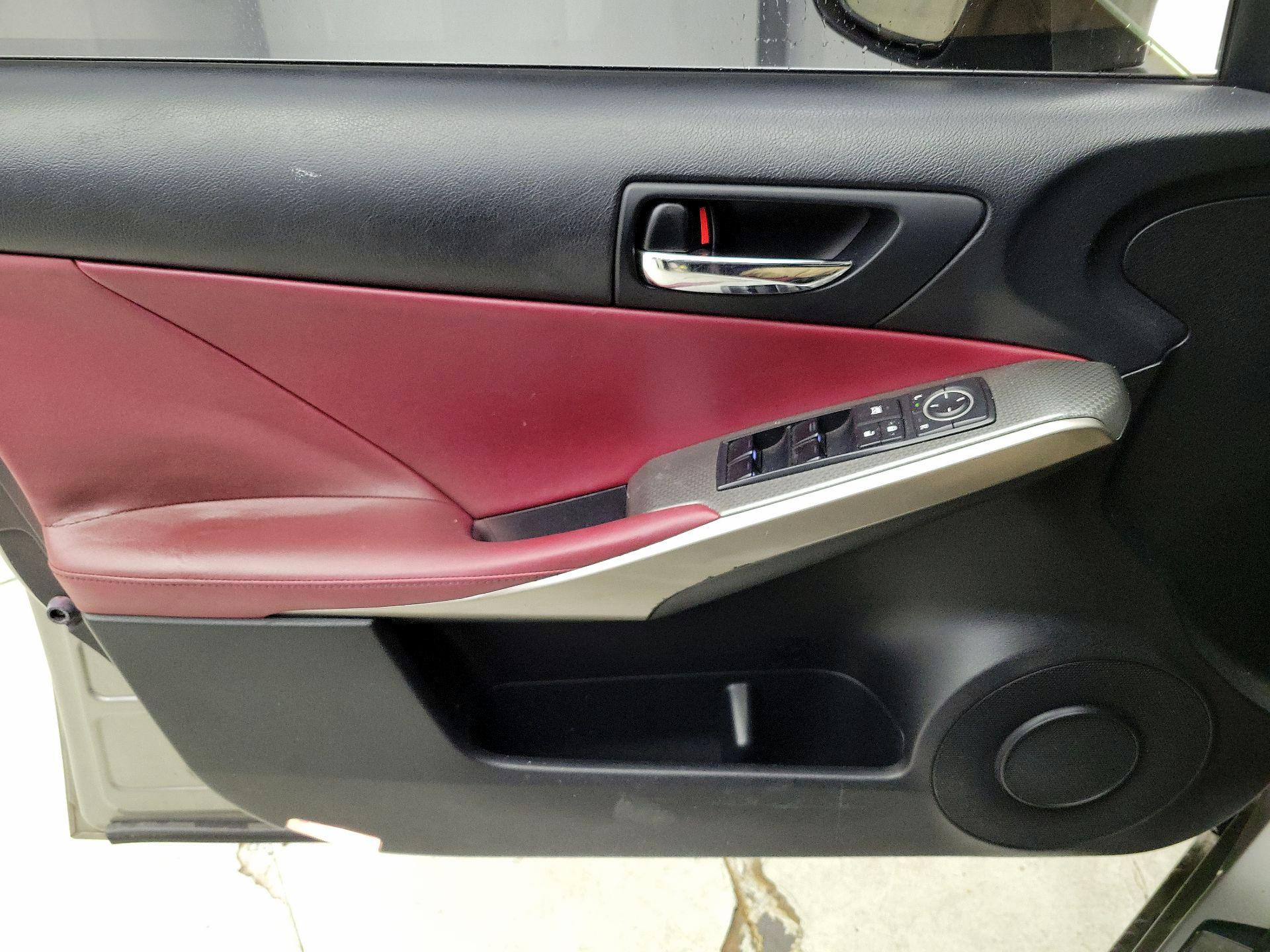 Thumbnail: 2016 Lexus IS - 12