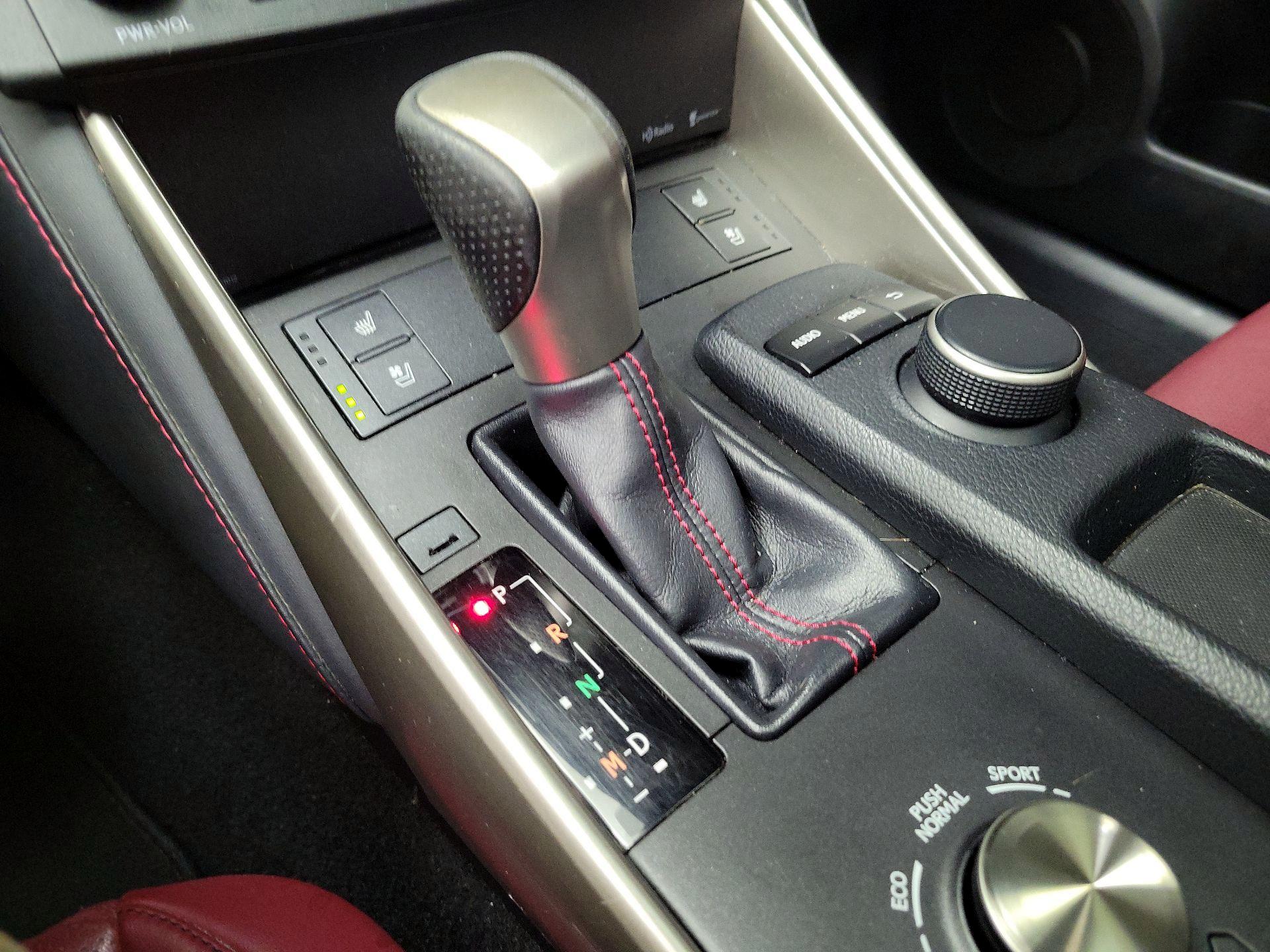 Thumbnail: 2016 Lexus IS - 17