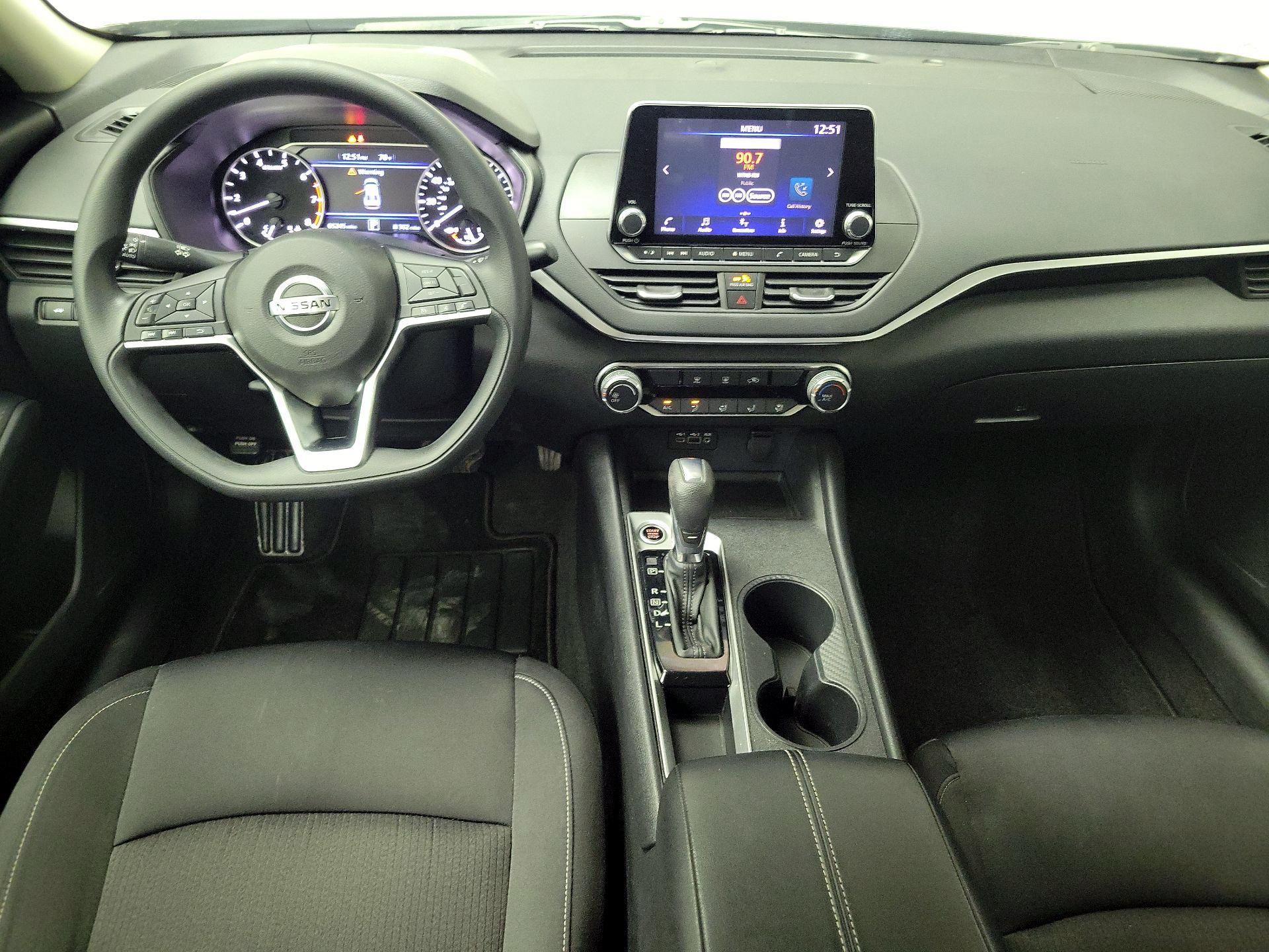 Thumbnail: 2020 Nissan Altima - 9