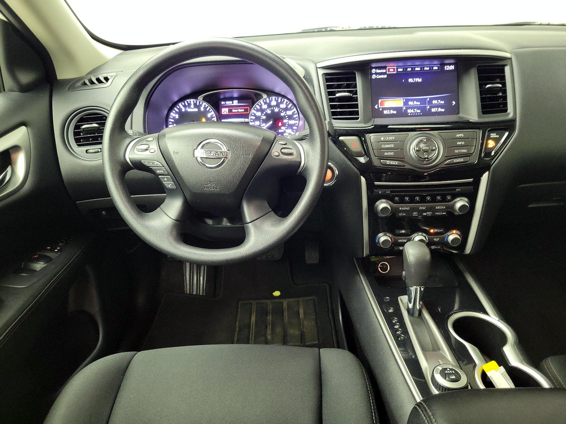 Thumbnail: 2019 Nissan Pathfinder - 10